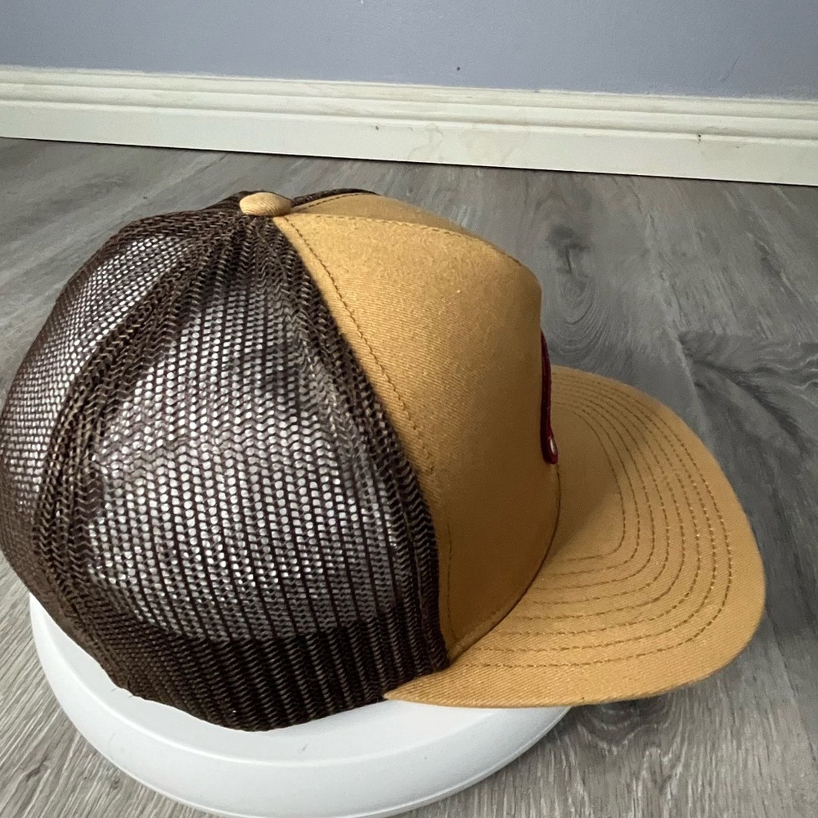 O'Neill Oneill hat truck hatt brown snapback one size good condition Size ONE SIZE - 3 Thumbnail