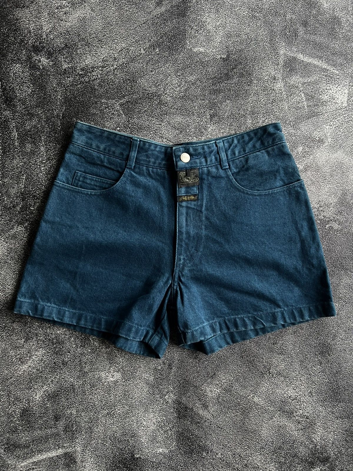 Marithe + Francois Girbaud Marithe Francois Girbaud Stone Washed Short Size 28" / US 6 / IT 42 - 1 Thumbnail
