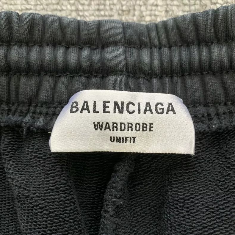Balenciaga Balenciaga size M Black washed and worn-out embroidered lo Size US 27 - 8 Thumbnail