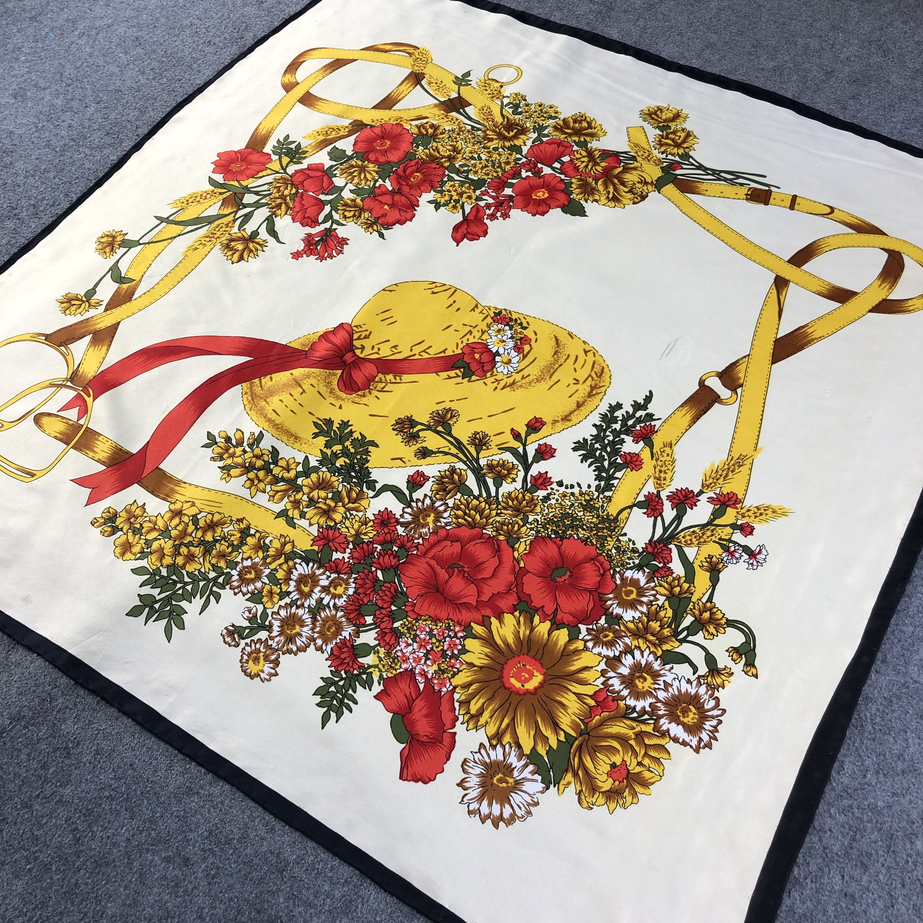 Vintage Vintage Luxury Hand Rolled made in France Silk Scarf M572 Size ONE SIZE - 2 Thumbnail