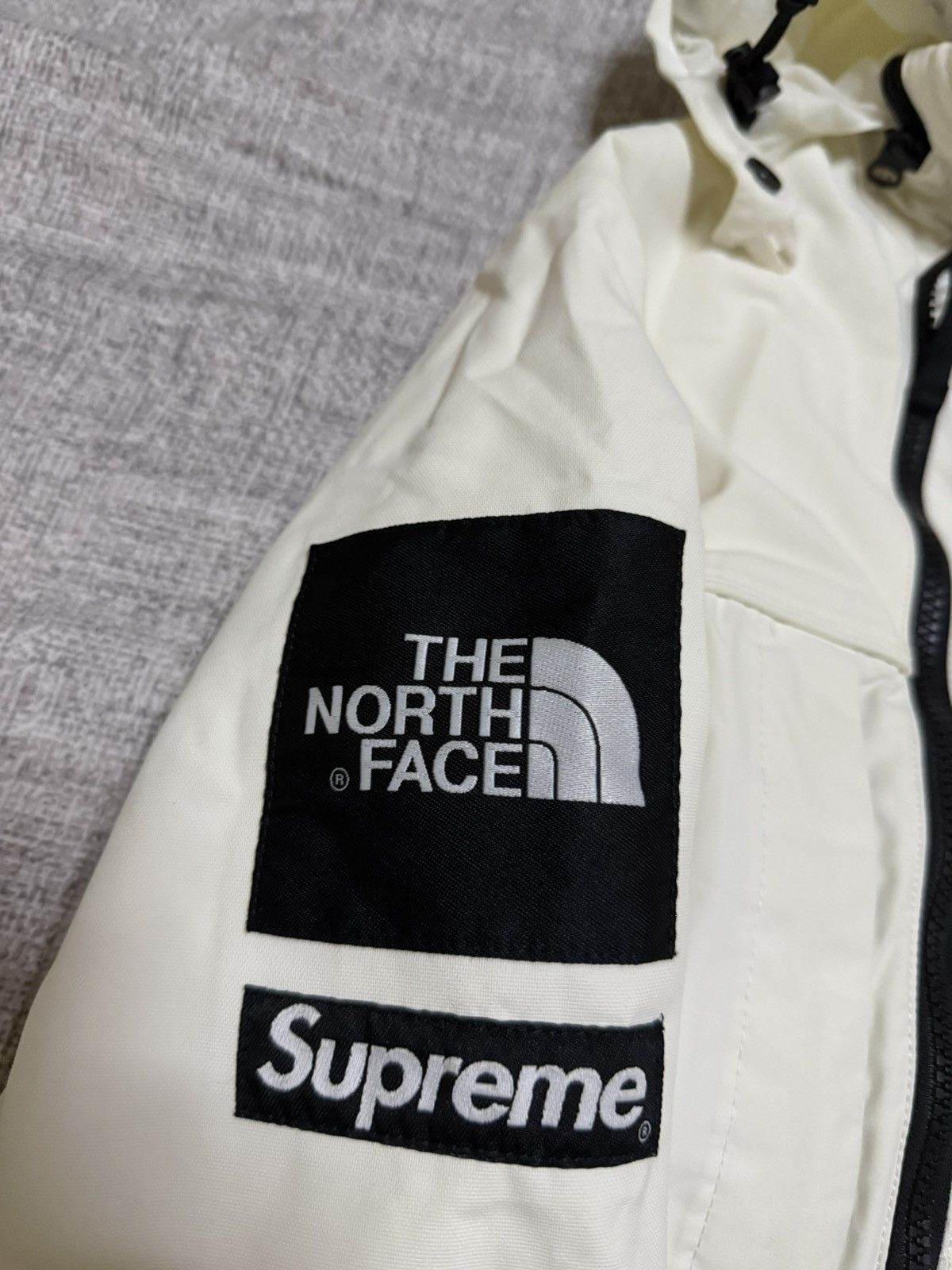 Supreme × The North Face Supreme tnf steep tech white north face hooded jacket Size US S / EU 44-46 / 1 - 2 Thumbnail