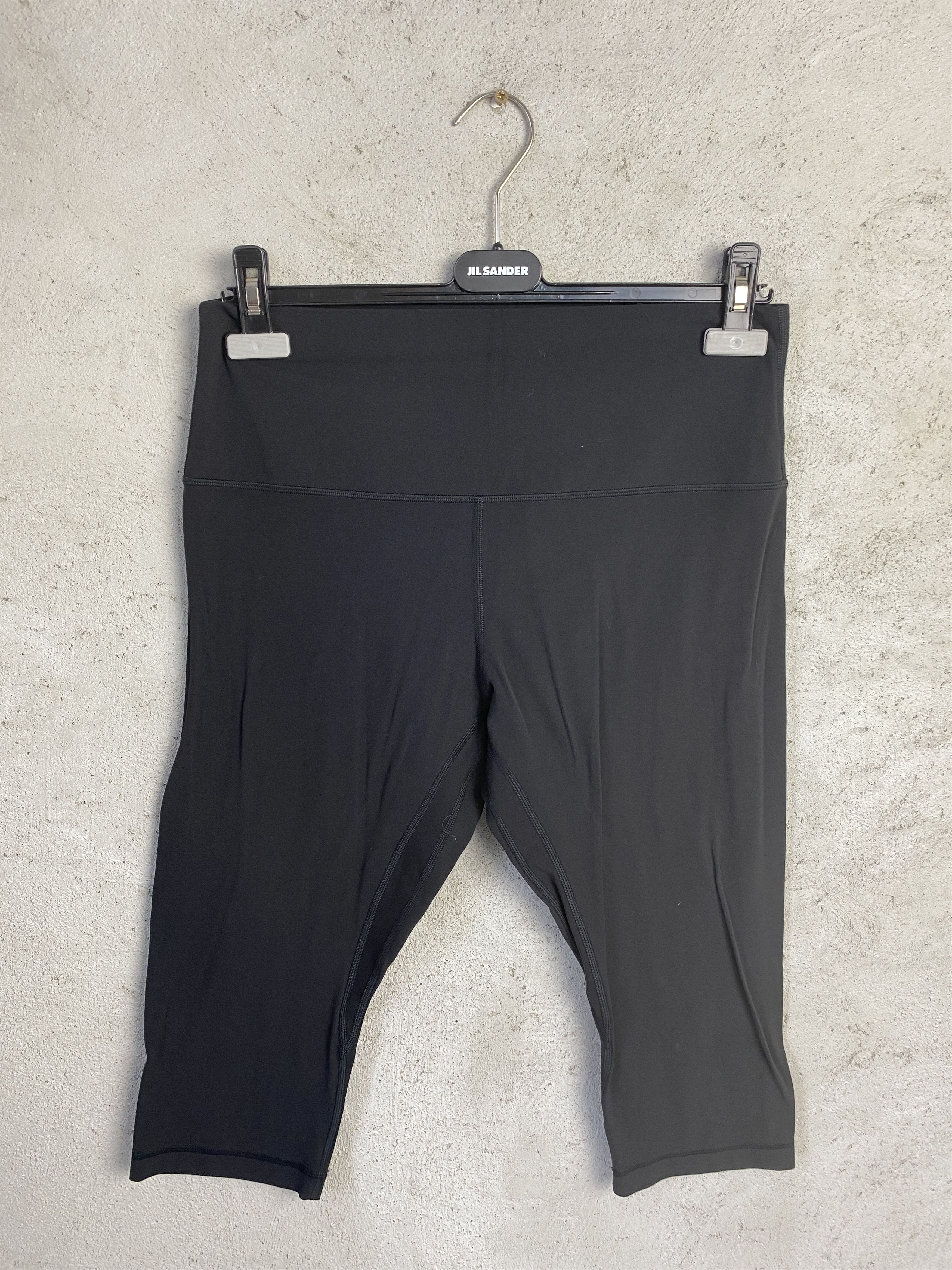 Lululemon Lululemon capri short leggings pilates yoga Size 34" / US 12 / IT 48 - 2 Thumbnail