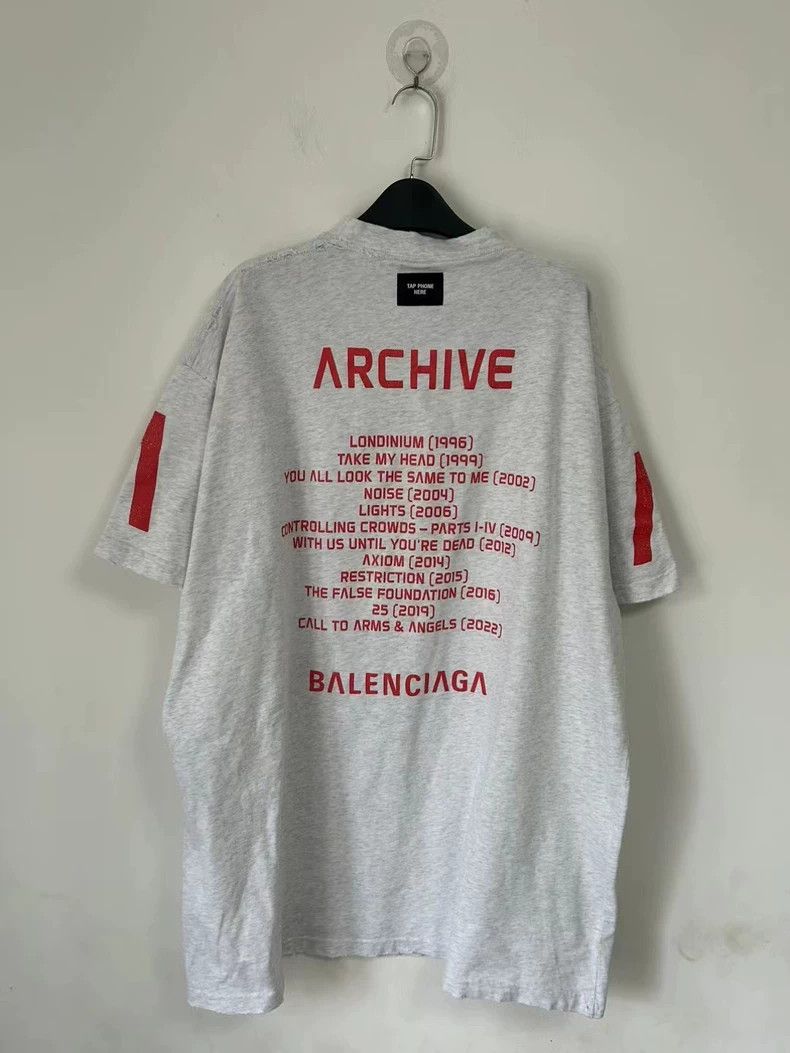 Balenciaga Balenciaga Short-sleeved shirt with inverted V on the ches Size US L / EU 52-54 / 3 - 2 Thumbnail