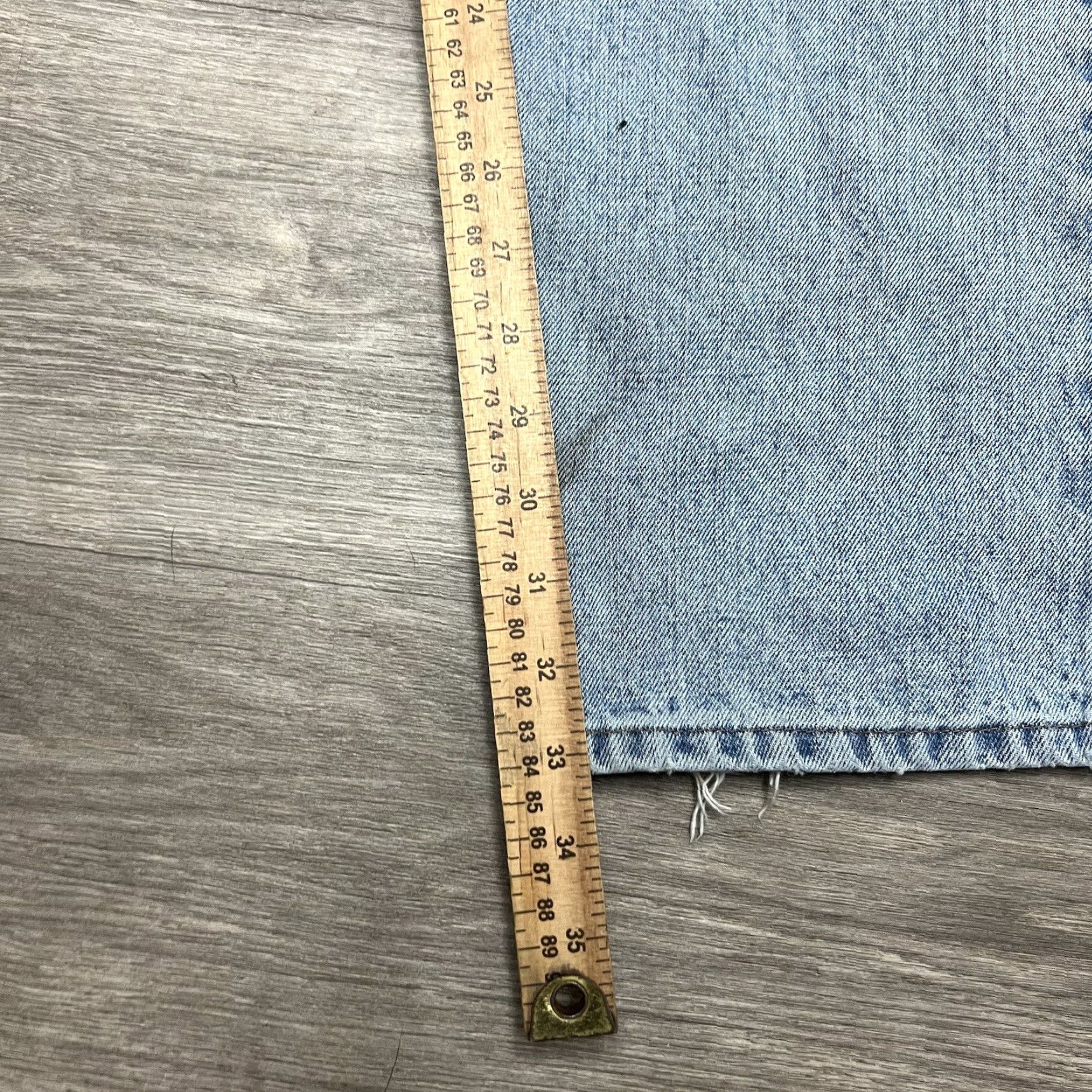 Eddie Bauer VINTAGE Eddie Bauer Jeans Regular 35x33 90s Light Wash Denim 5-Pocket Mens Straight Blue Size US 35 - 4 Thumbnail