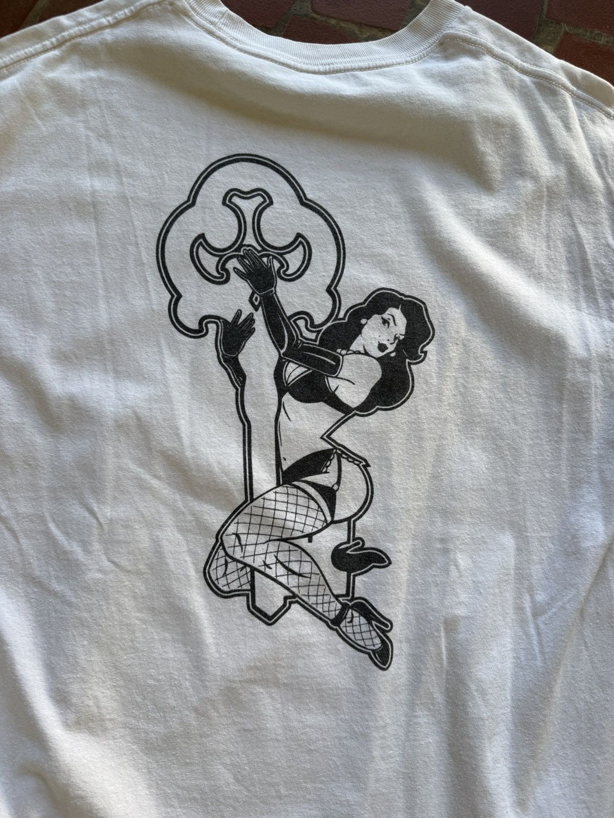 Gildan Vintage Strip Club Key Girl Tee Size US L / EU 52-54 / 3 - 4 Thumbnail