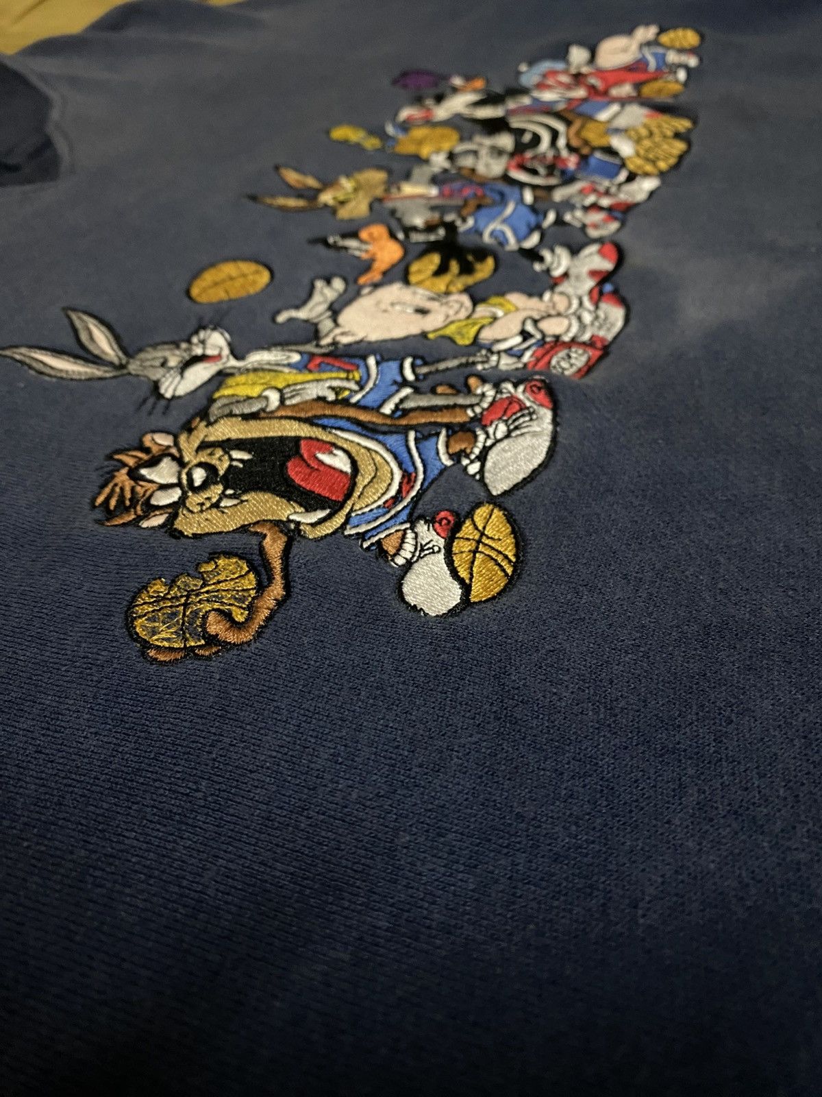 Warner Bros Vintage 1991 Warnes Bros Tazmania Bugs Bunny Etc Sweatshirt Size US XL / EU 56 / 4 - 6 Thumbnail