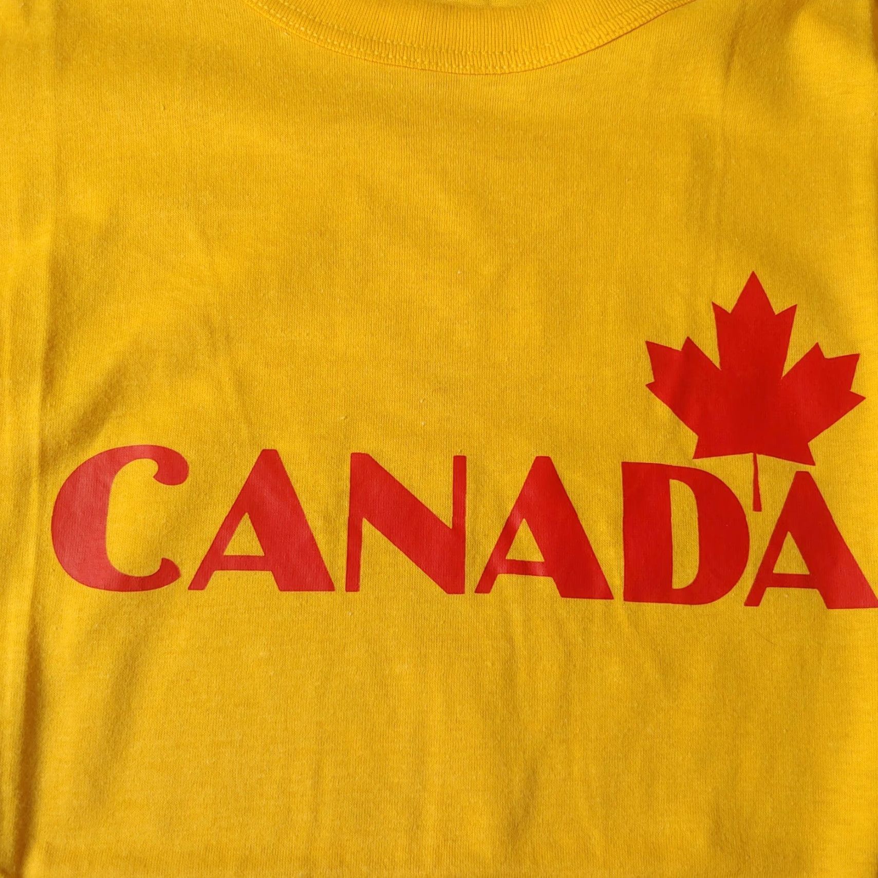 Vintage VINTAGE Fairline Canada T-Shirt Large Yellow Red Maple Leaf Short Sleeve Crew Neck Men's Size US L / EU 52-54 / 3 - 2 Thumbnail