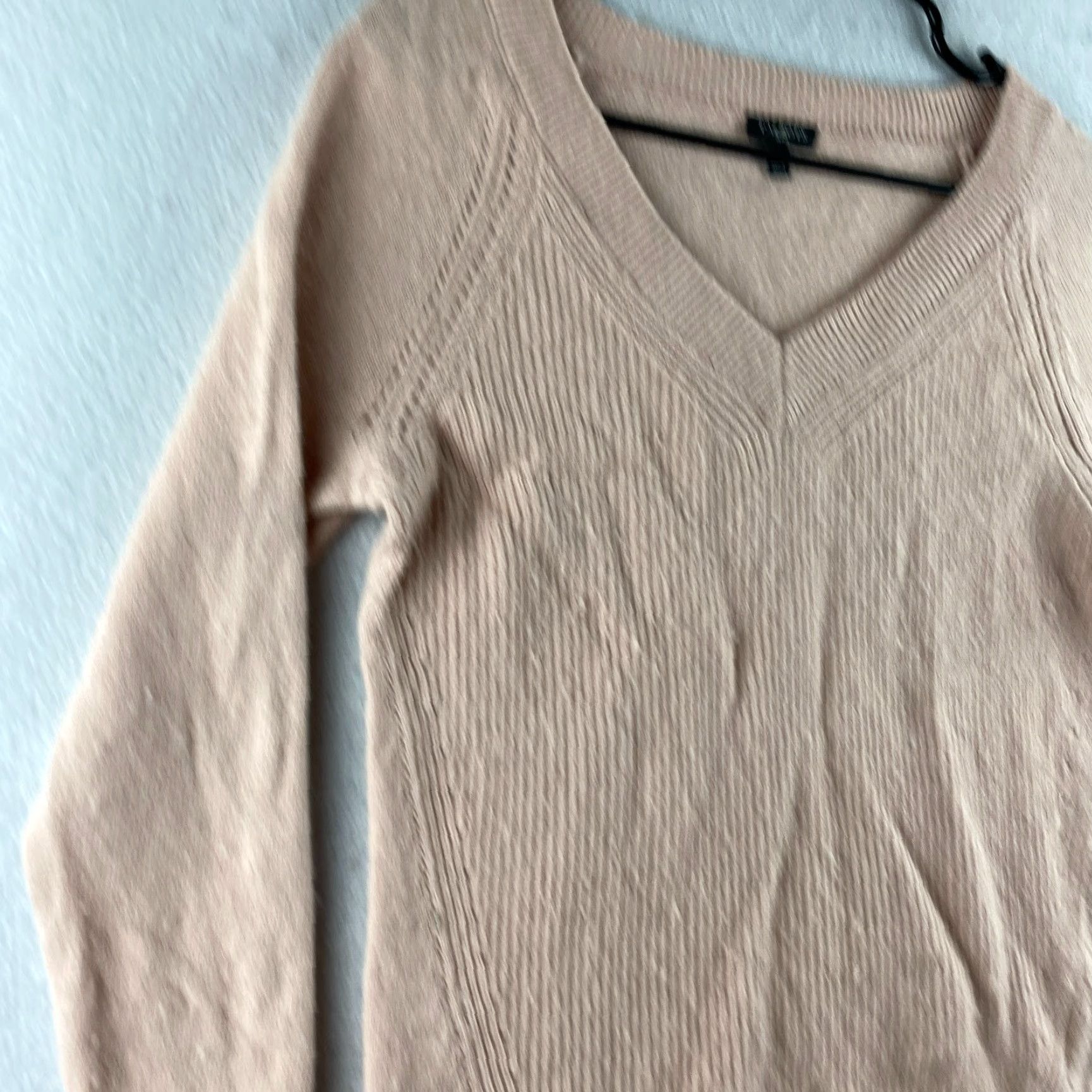 Talbots Talbots Sweater Womens Medium Petite MP Pink Cashmere Wool Blend Pullover V-Neck Size M / US 6-8 / IT 42-44 - 4 Thumbnail