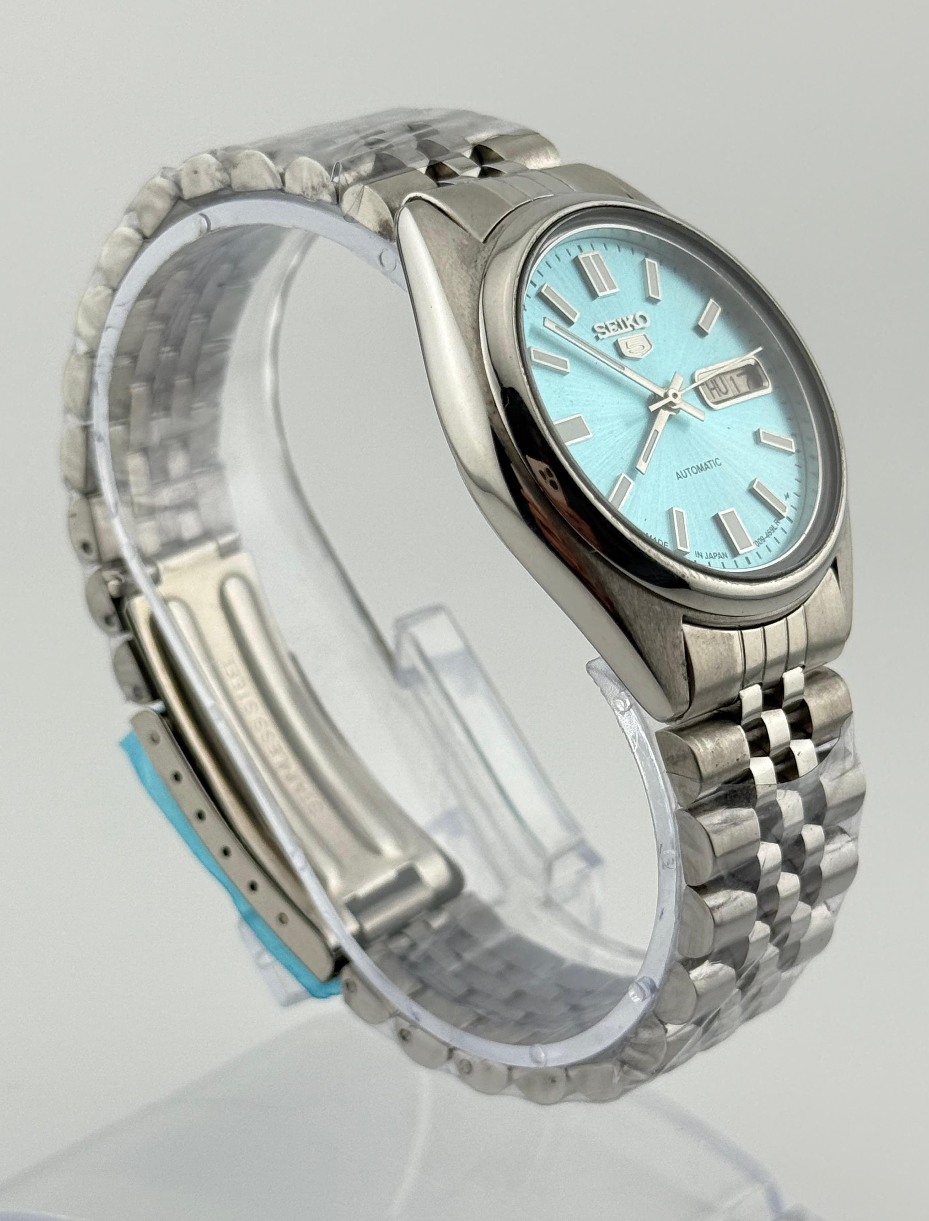 Seiko Classic Men's Seiko 5 Wrist Watch Size 36 - 3 Thumbnail