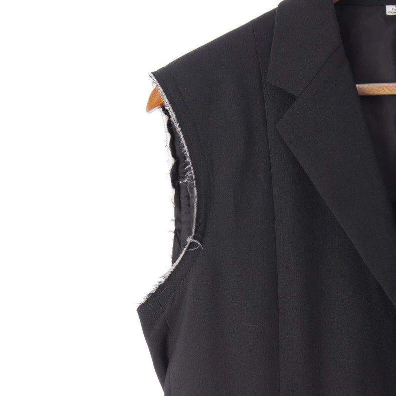 Comme des Garcons Comme des Garcons Black vintage design vest top Size US S / EU 44-46 / 1 - 4 Thumbnail
