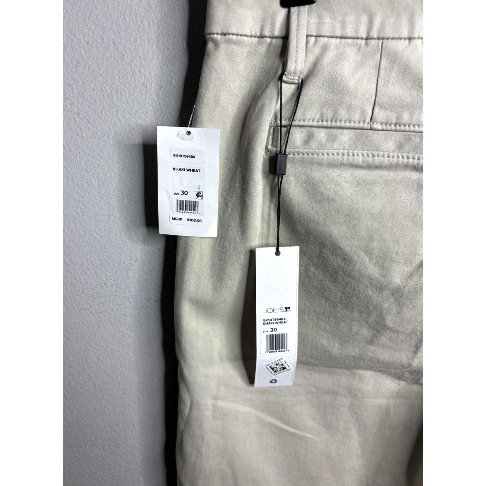 Vintage Joe's Jeans Shorts Mens 30 Beige Khaki Wheat Kinetic Soft Chino Stretch Casual Flat Front Pockets Belt Loops Inseam 9in Size 30 Mens Jeans Shorts Size US 30 / EU 46 - 3 Thumbnail