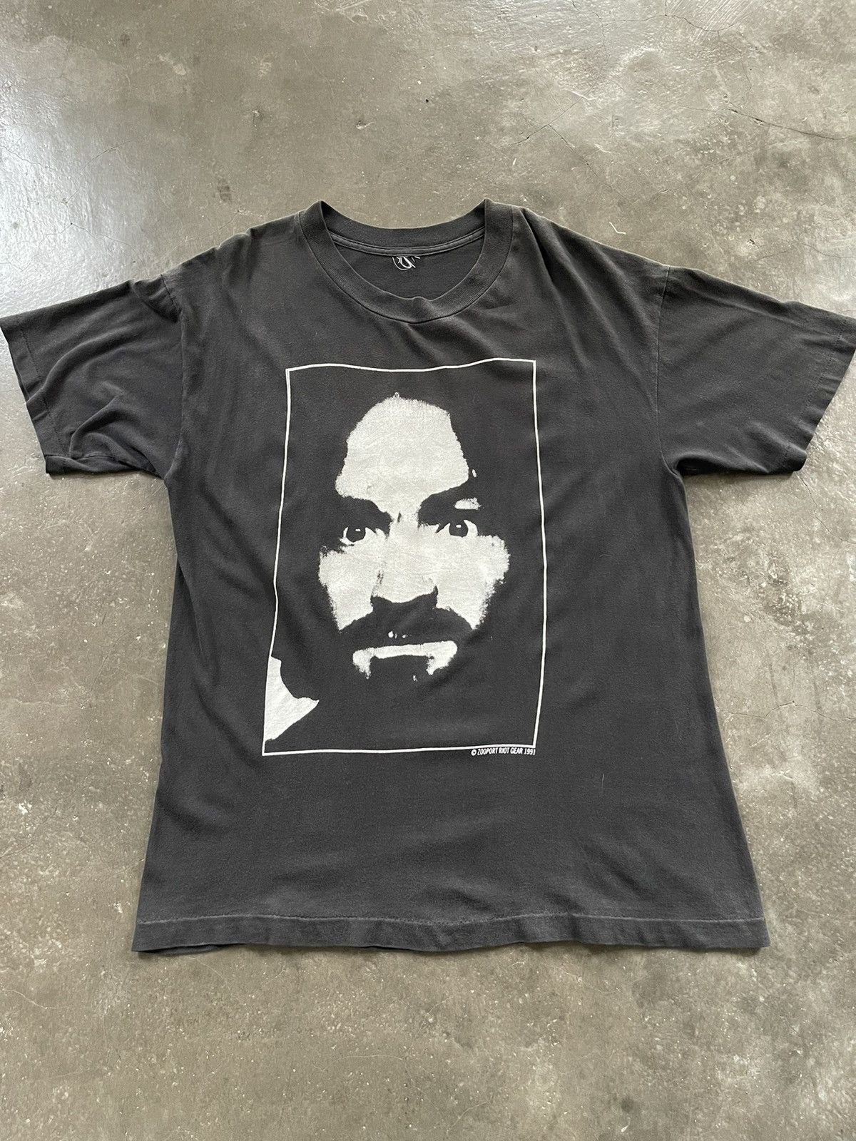Vintage 1991 Vintage Charles Manson Charlie Don’t Surf Zooport Riot Size US L / EU 52-54 / 3 - 8 Thumbnail