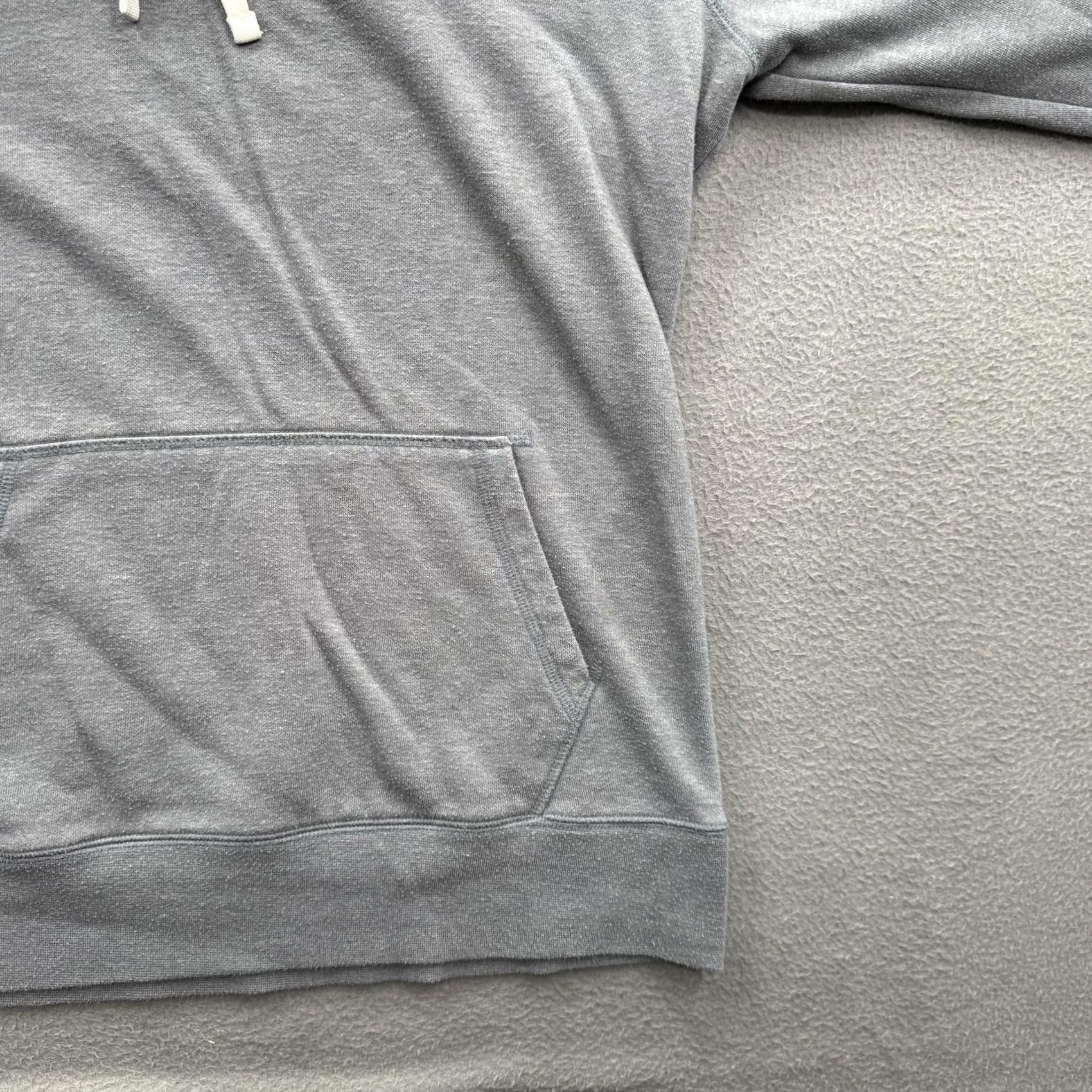 The North Face The North Face Hoodie Womens L Gray Logo Pullover Kangaroo Pocket Fleece Raglan Sleeves Wool? Size L / US 10 / IT 46 - 7 Thumbnail