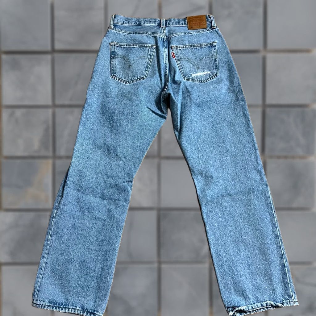 Levi's VINTAGE Levi’s Jeans Womens 27x30 501 Straight Distressed Premium Blue Pnats Button Fly Jeans Women 27 XS? Size 27" / US 4 / IT 40 - 1 Thumbnail