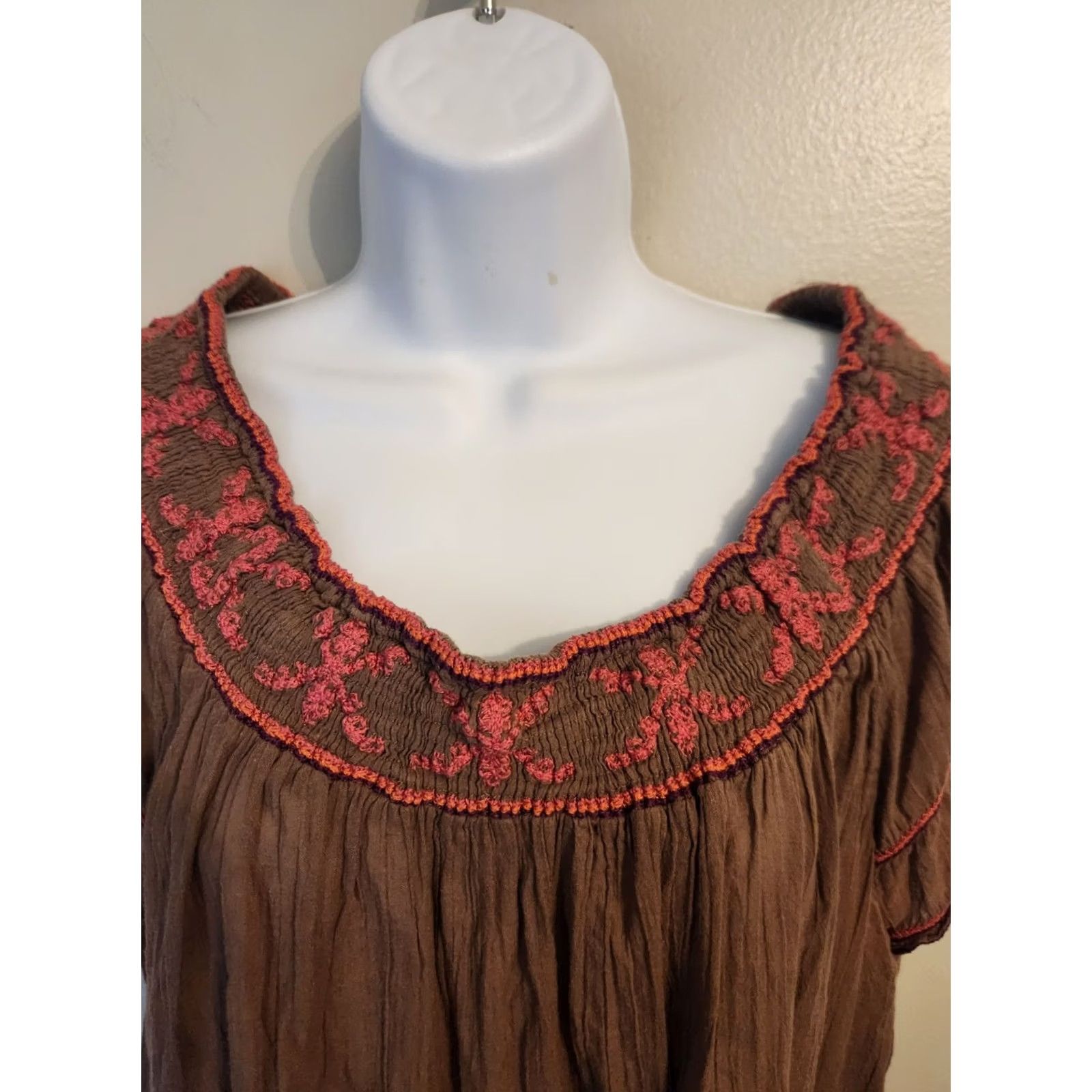 Old Navy Old Navy Gray Pink Embroidery Smocked Trim Cap Sleeve Top Hippie Boho Sz L Size L / US 10 / IT 46 - 2 Thumbnail