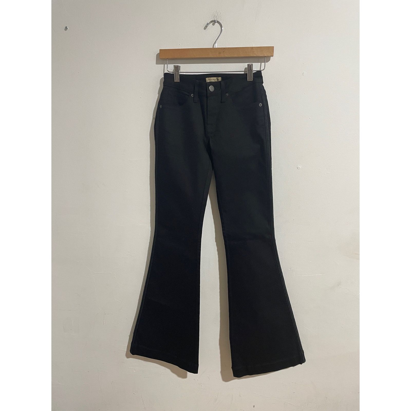 Burberry BURBERRY BLACK FLARE JEANS PREOWNED SIZE 26 Size US 26 / EU 42 - 2 Thumbnail