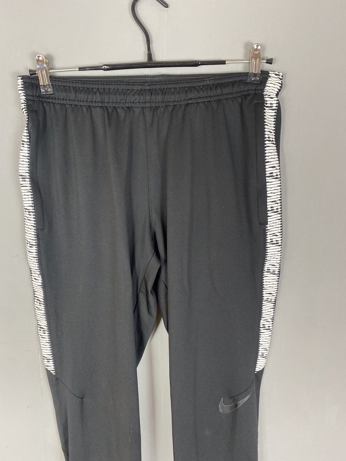 Nike Nike sports trousers pants Size US 28 / EU 44 - 2 Thumbnail