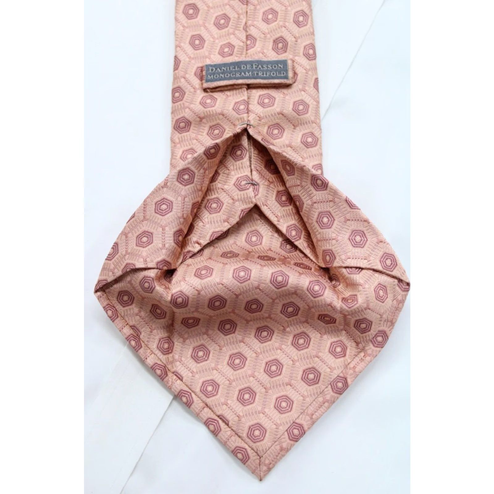 Vintage Daniel de Fasson Trifold Necktie Men's Peachy-Pink 58" x 4" Designer Silk Tie Geometric Pattern Money Stylish Size ONE SIZE - 4 Thumbnail