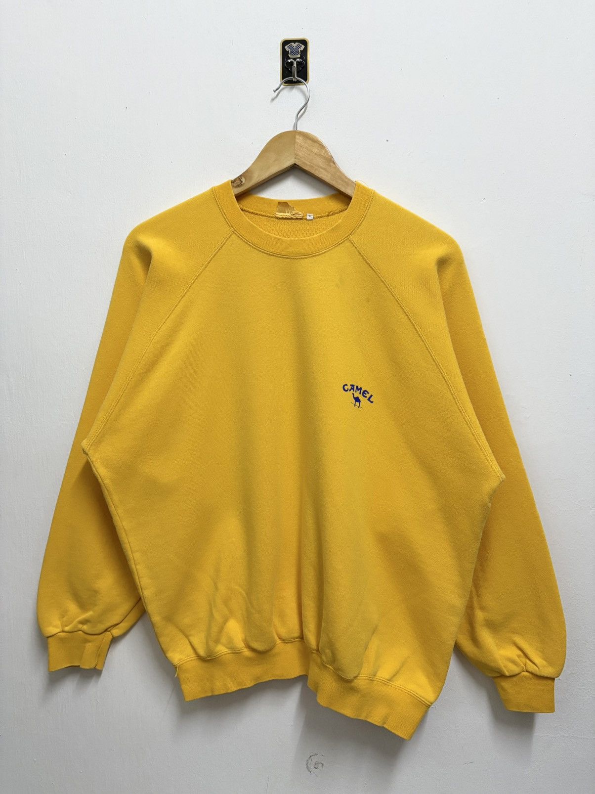 Vintage Vintage 80’s Camel F1 Racing Team Yellow Crewneck Size US L / EU 52-54 / 3 - 2 Thumbnail