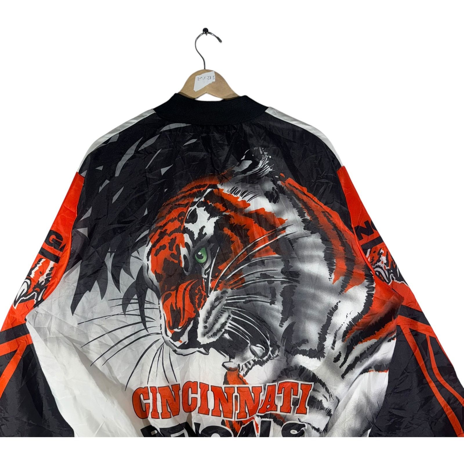 Chalk Line Vintage Chalk Line Cincinnati Bengals Fanimation NFL Jacket Size US XL / EU 56 / 4 - 6 Thumbnail