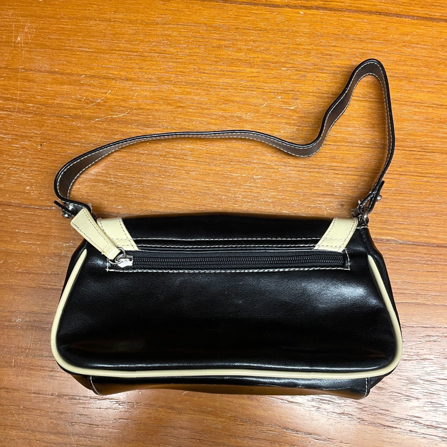 Vintage VINTAGE Kenneth Cole Reaction Shoulder Bag Black 90s Retro Convertible Satchel Womens Small Size ONE SIZE - 3 Thumbnail