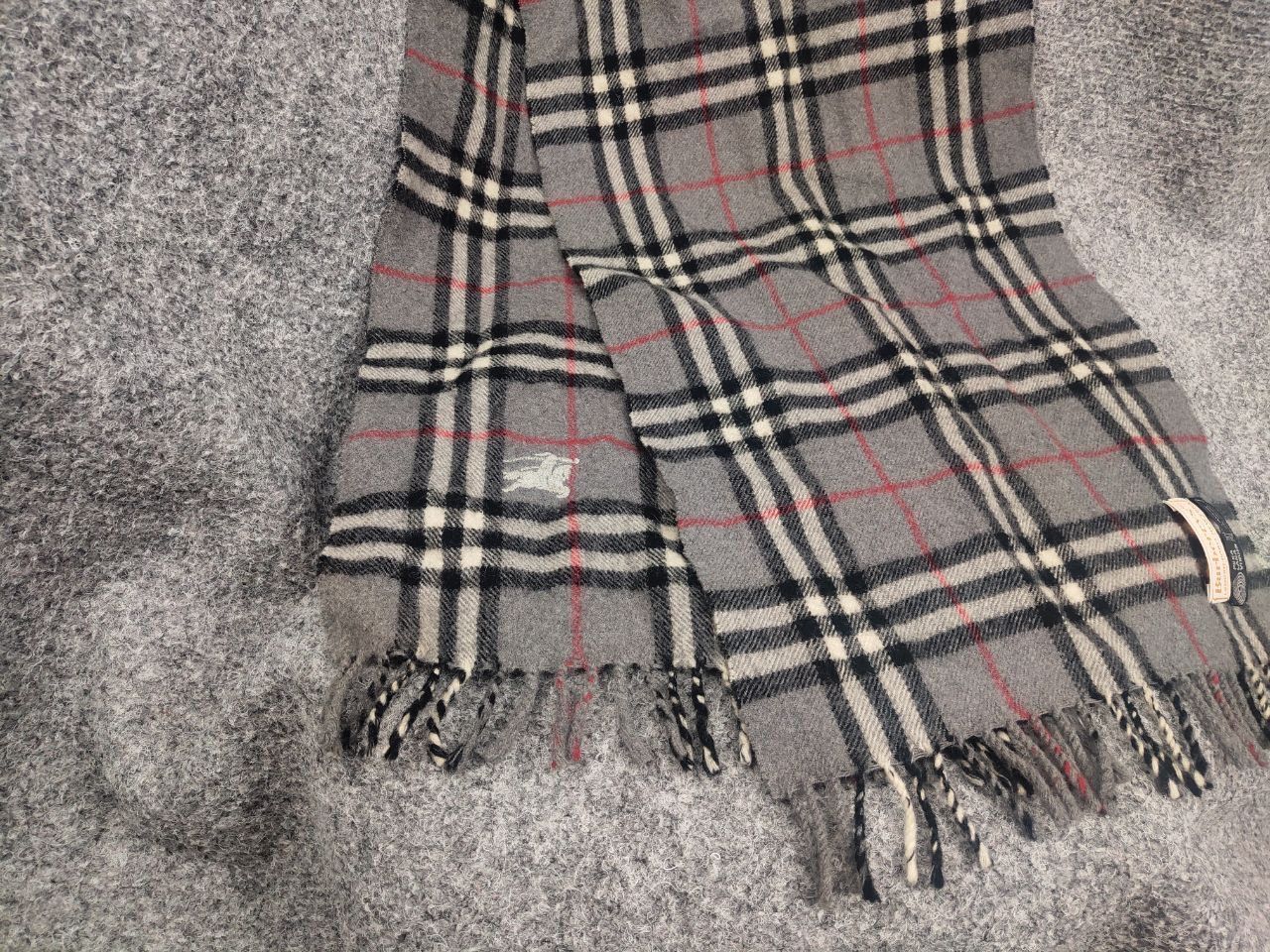 Burberry Vintage Burberry 's Classic Check Lana wool Unisex Scarf Size ONE SIZE - 16 Thumbnail