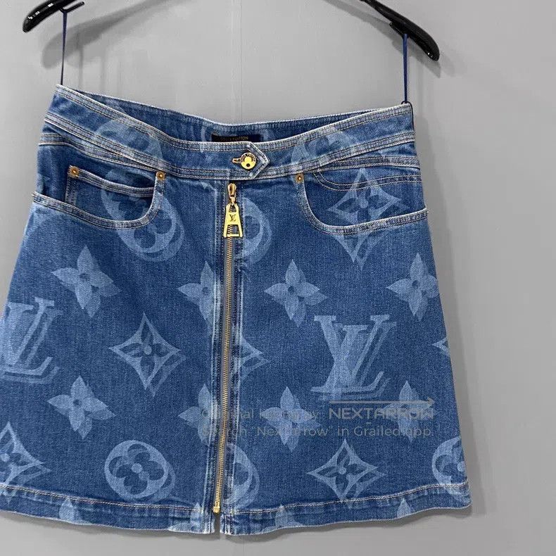Louis Vuitton Louis Vuitton Old Flower Denim Skirt Size 39" - 2 Thumbnail