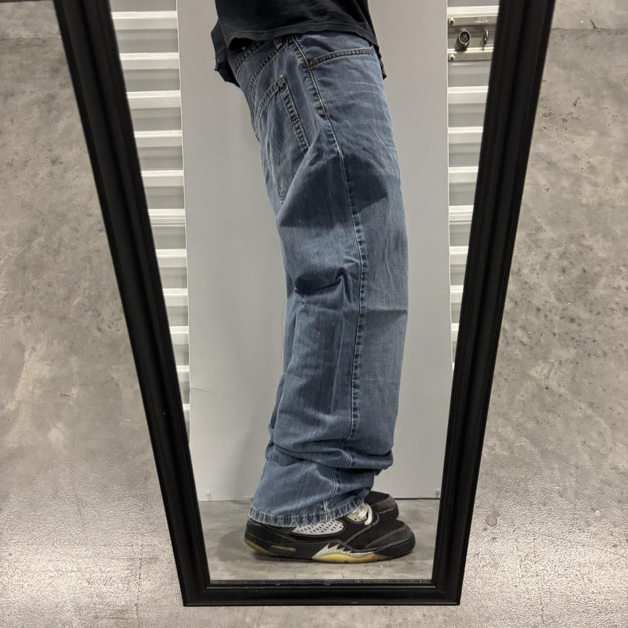 Levi's × Vintage Crazy Vintage Y2K/2000s Grunge Faded Medium Wash Levi’s Essential Denim Jeans! Size US 34 / EU 50 - 2 Thumbnail