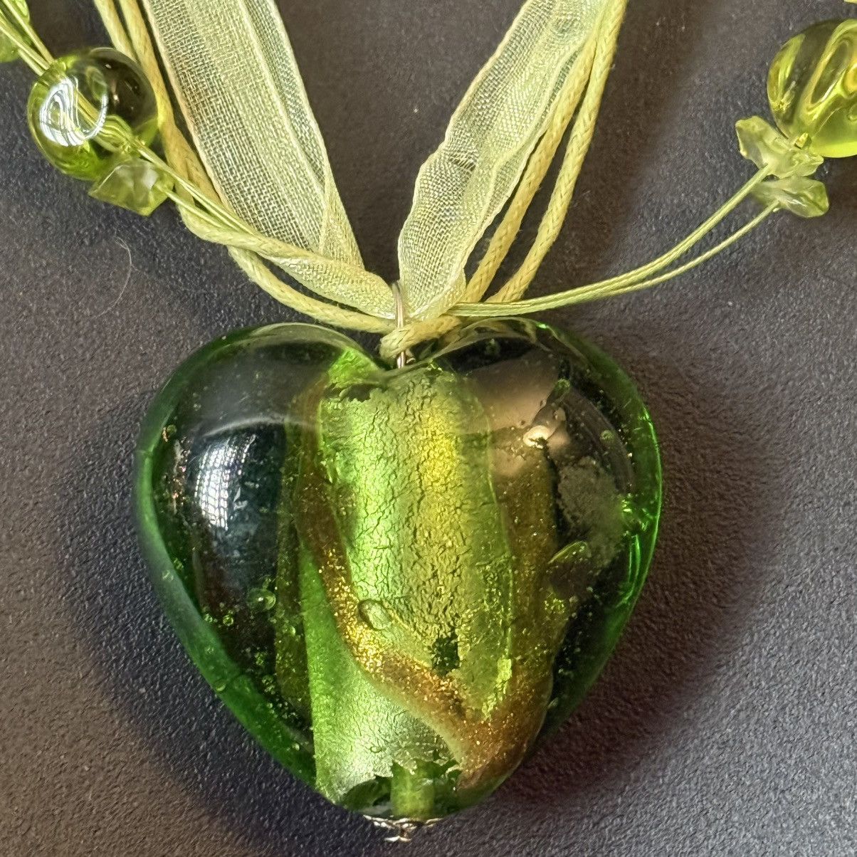 Other Laila Rowe green ribbon and glass bead heart pendant necklac Size ONE SIZE - 2 Thumbnail