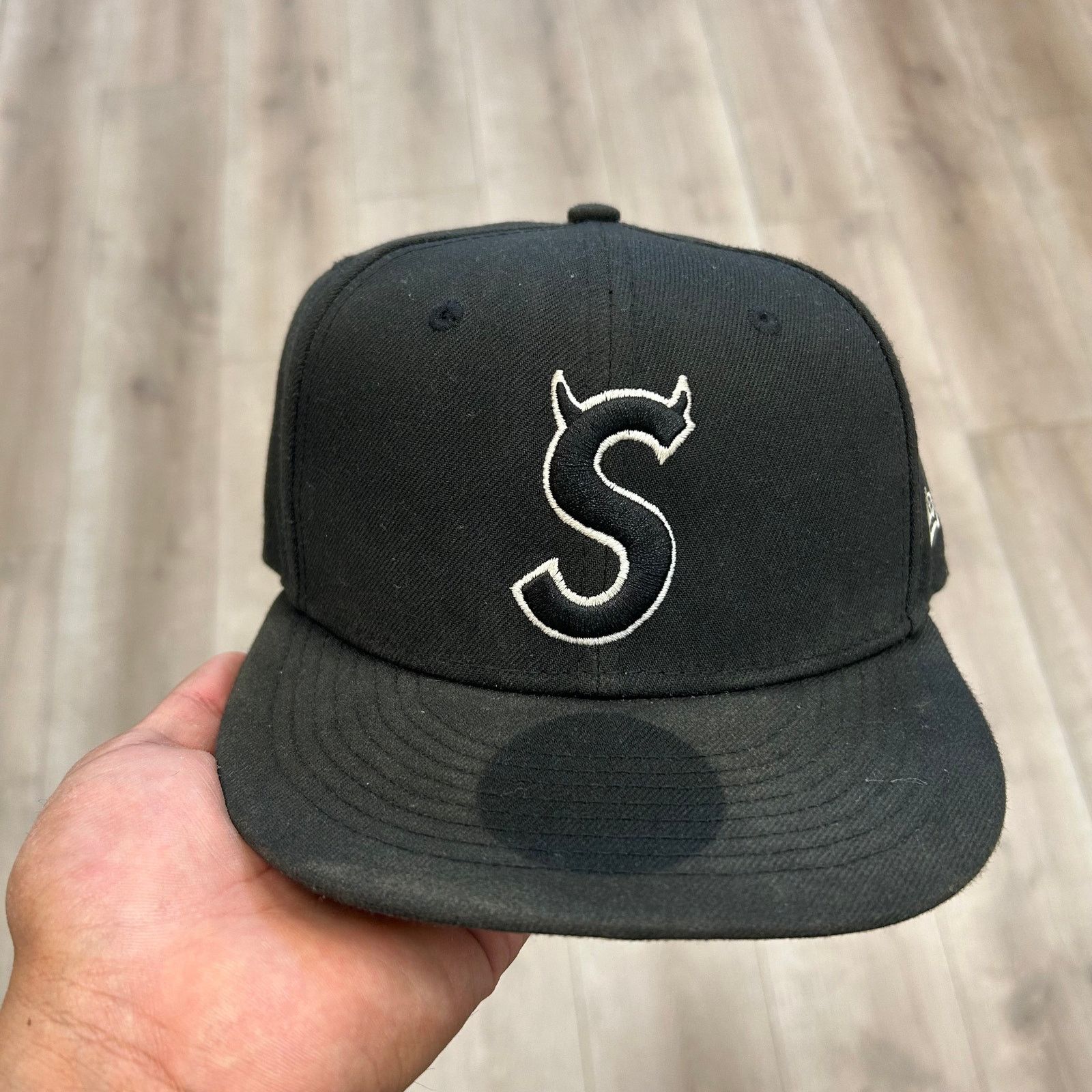 Supreme FW22 Supreme S Logo New Era 'Black' Fitted Hat Cap 7 1/4 Size ONE SIZE - 2 Thumbnail