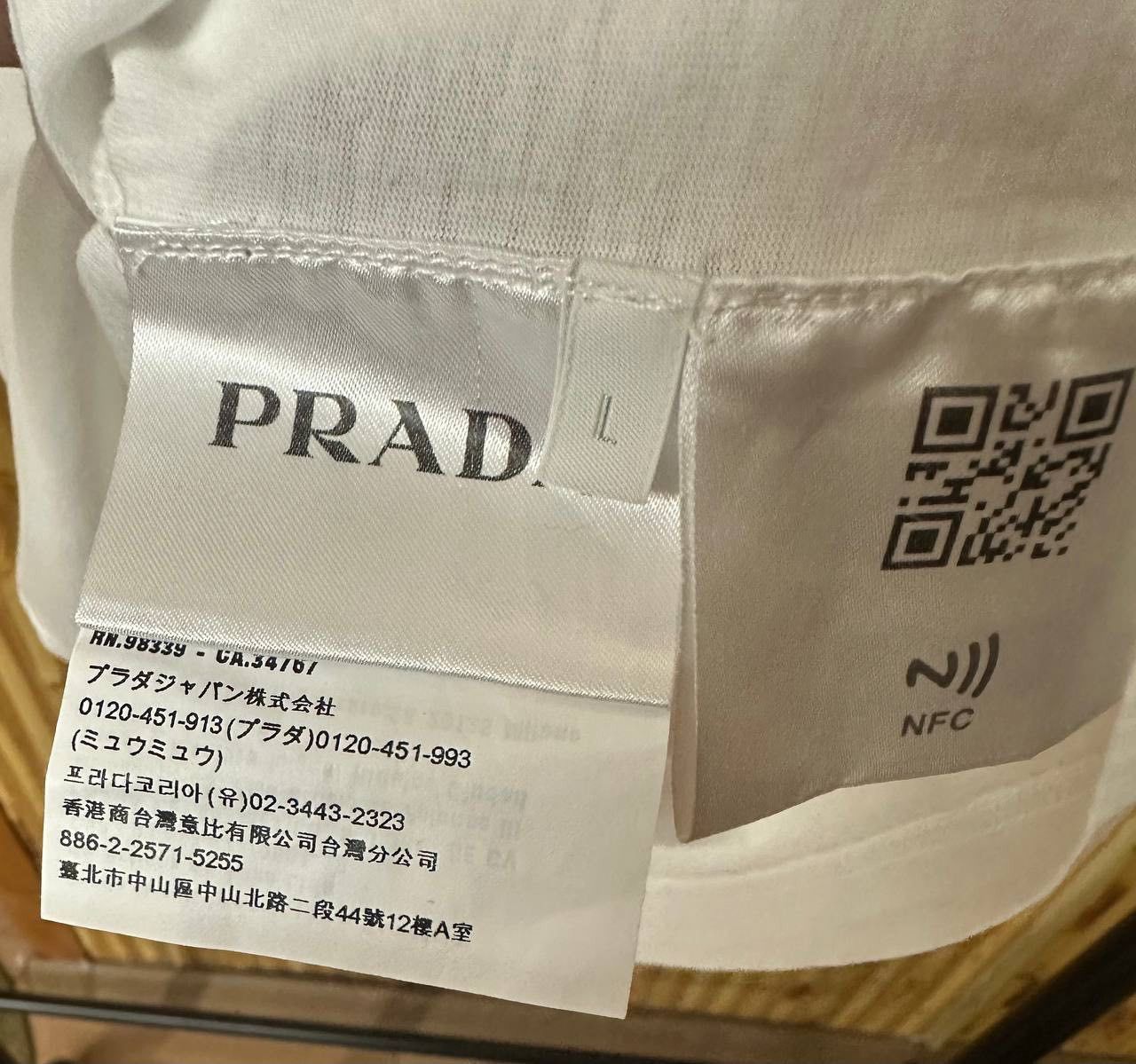 Prada Prada Milano T shirt luxury rare Size US L / EU 52-54 / 3 - 4 Thumbnail