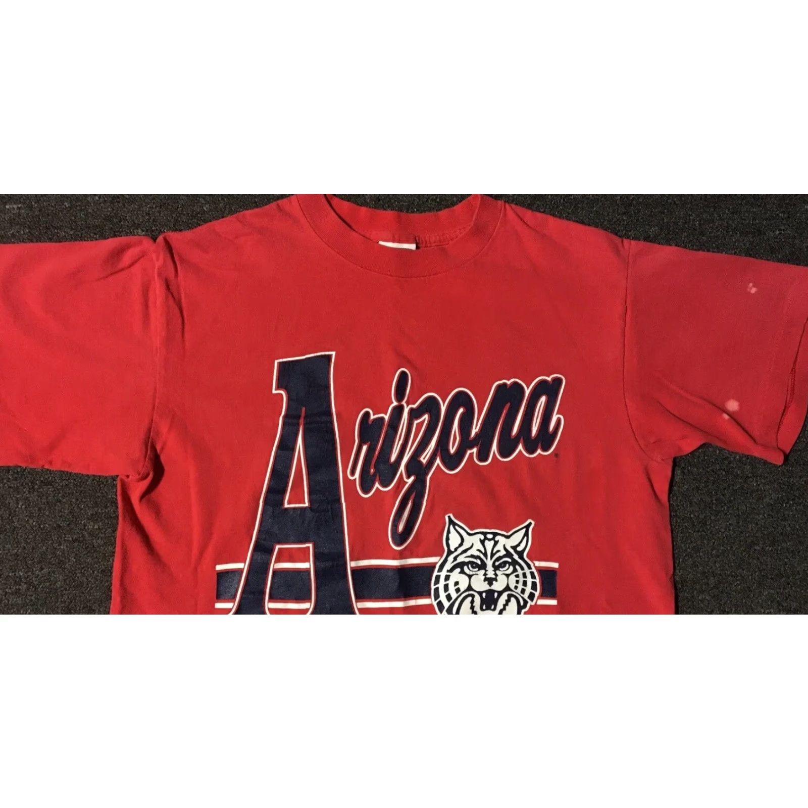 Vintage VINTAGE Arizona Wildcats 90s Shirt L Red USA College Grunge School Track T-Shirt Men CC Size US L / EU 52-54 / 3 - 5 Thumbnail