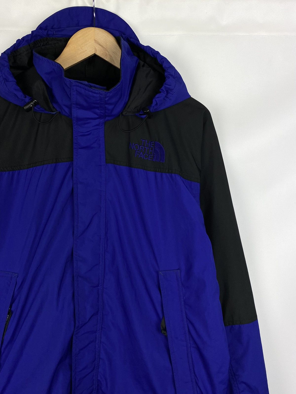 The North Face × Vintage The North Face vintage men’s hooded windbreaker jacket Size US L / EU 52-54 / 3 - 2 Thumbnail