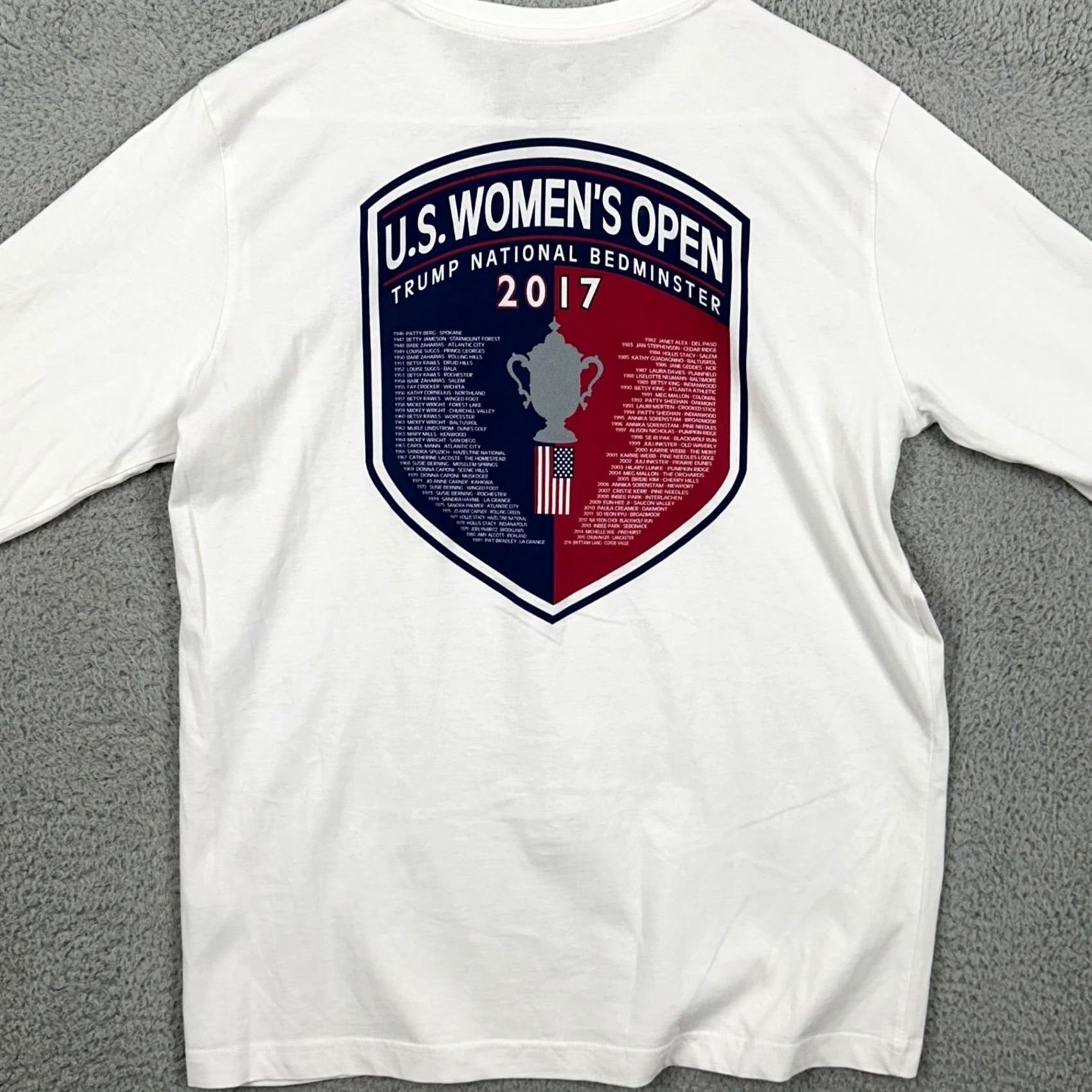 Vintage Ahead Sweatshirt Womens Medium White Logo Pullover Crew Neck Short Description: Trump National Bedminster? Size M / US 6-8 / IT 42-44 - 3 Thumbnail