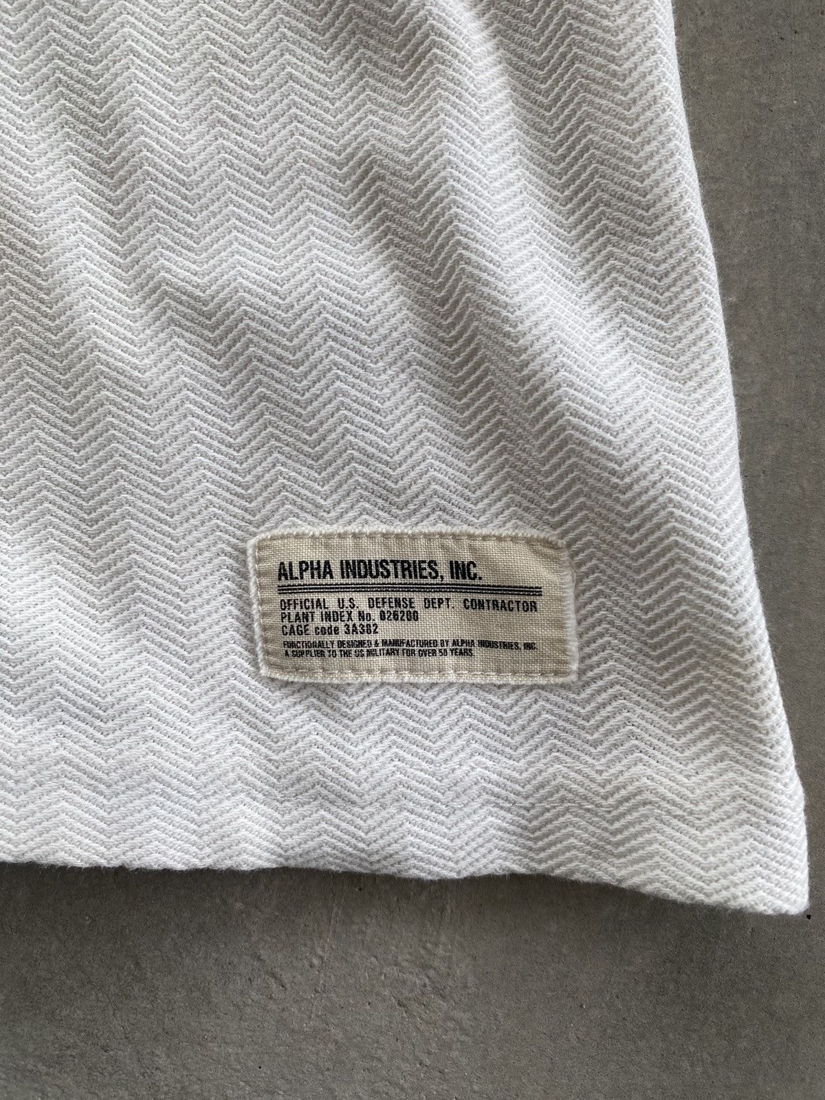 Alpha Industries × Vintage VINTAGE DISTRESSED ALPHA INDUSTRIES INC LS TEE Size US M / EU 48-50 / 2 - 3 Thumbnail