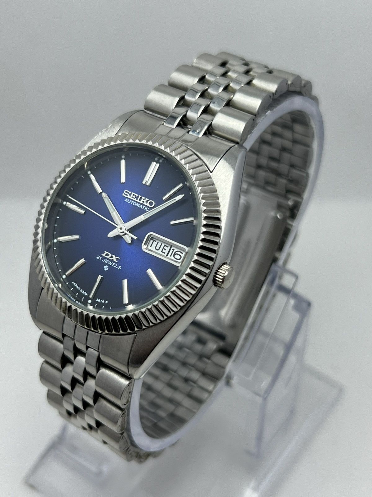 Seiko Seiko DX Automatic Fluted Bazel Day/Date Japan Size 36 - 17 Thumbnail
