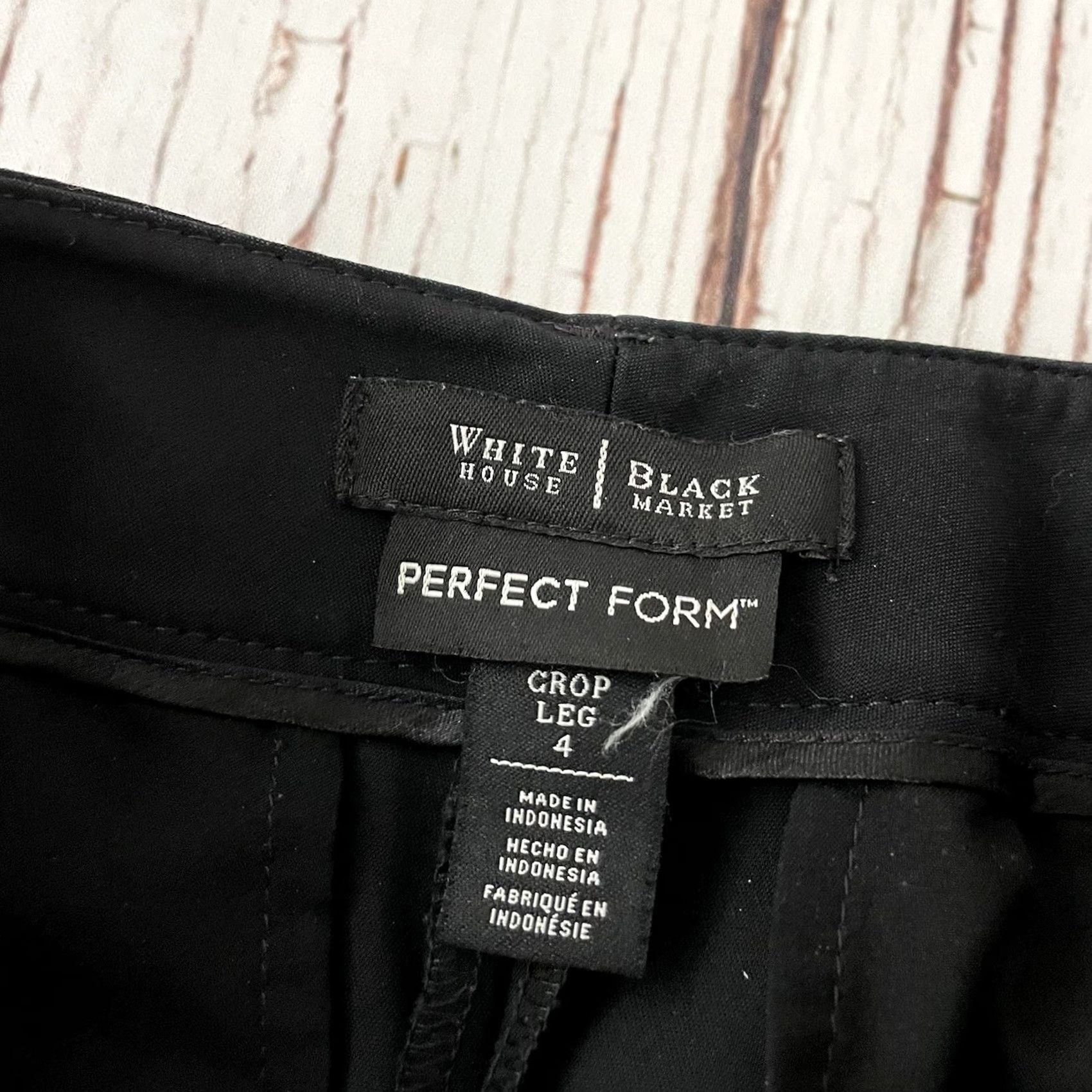 White House Black Market White House Black Market Pants Cropped Solid Black 4 Women's Cropped Pants Black 90s? Size 27" / US 4 / IT 40 - 2 Thumbnail