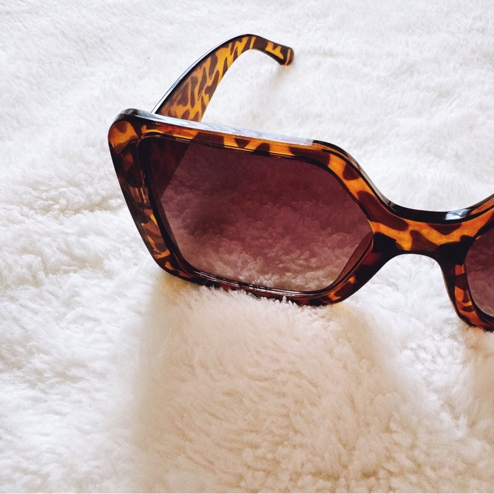 Other Junia Tortoise Brown Oversized Sunglasses Size ONE SIZE - 3 Thumbnail