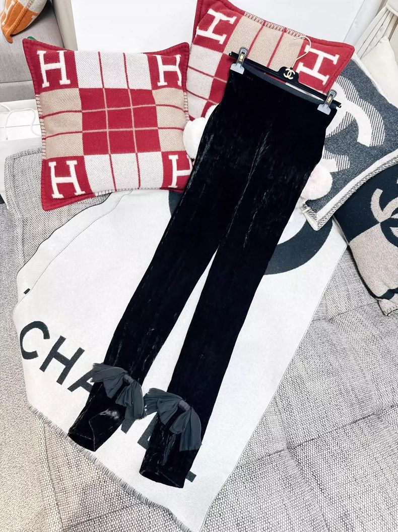 Chanel Chanel 21A Castle Series Black Velvet Bow Leggings Size 25" / US 0 / IT 36 - 5 Thumbnail