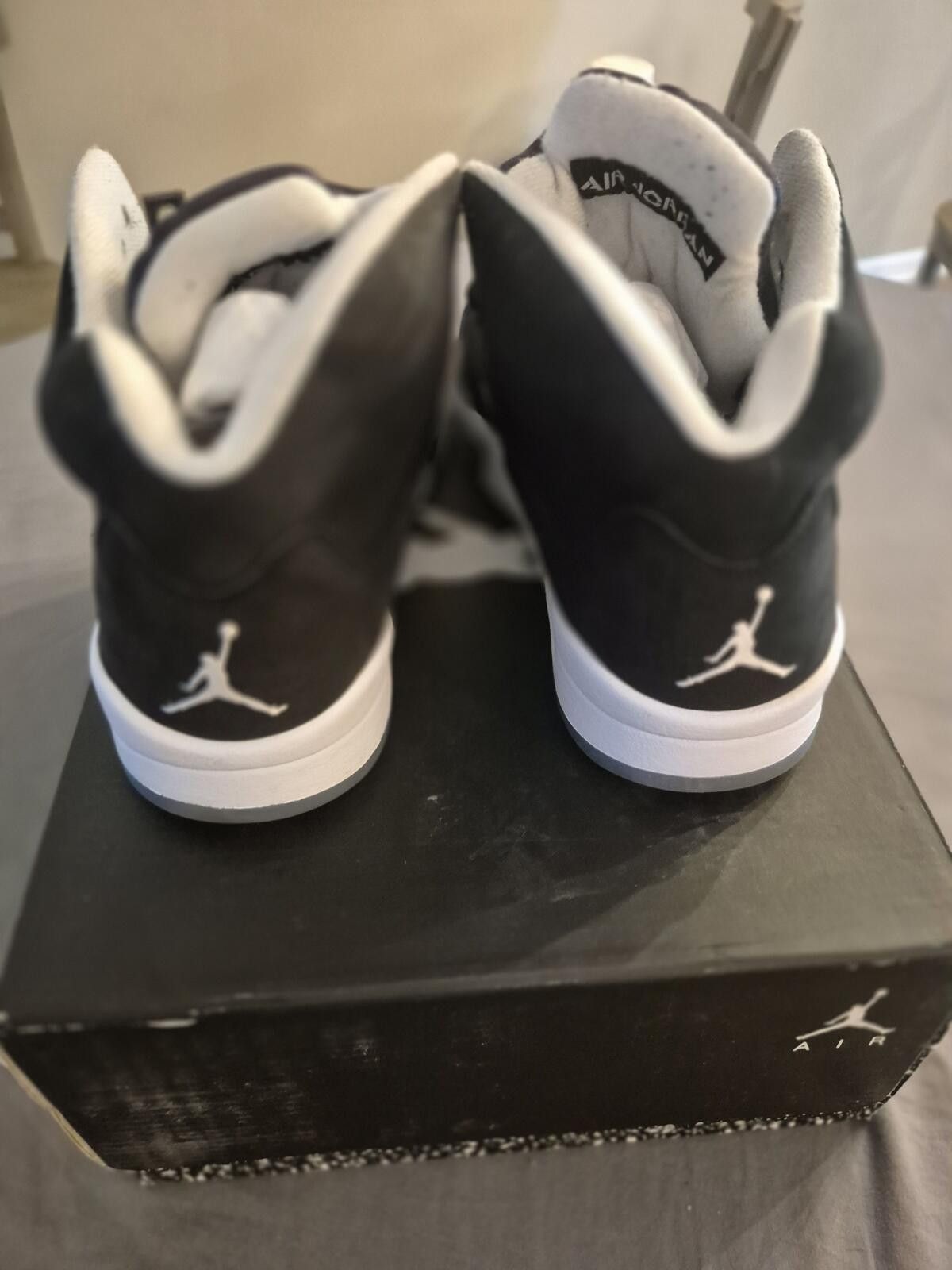 Jordan Brand Jordan 5 Retro Oreo (2013) Size 9 Men Size US 9 / EU 42 - 5 Thumbnail