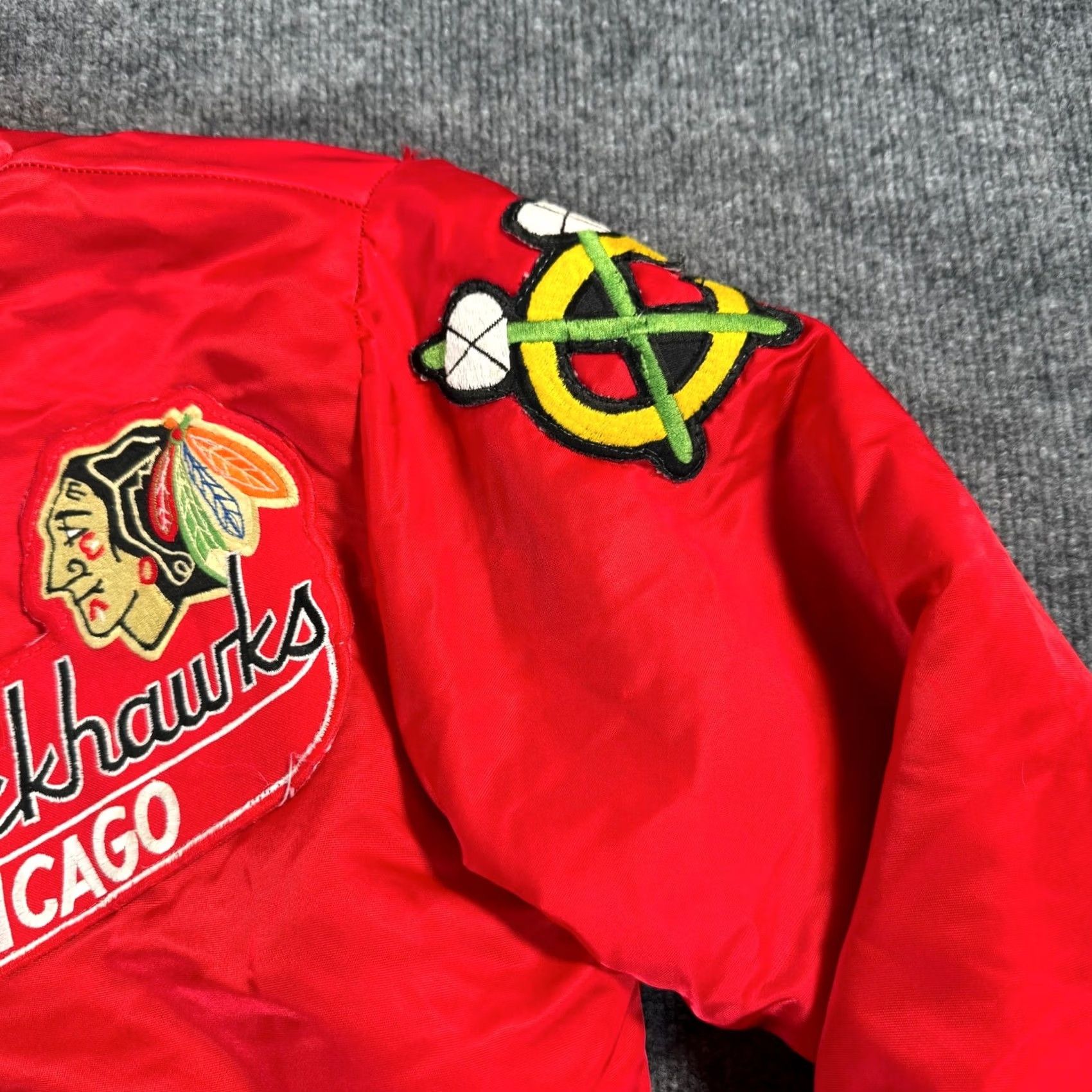 NHL VINTAGE Butwin Chicago Blackhawks Satin Bomber Jacket Men's Large Red NHL Hockey 1950s Size US L / EU 52-54 / 3 - 4 Thumbnail