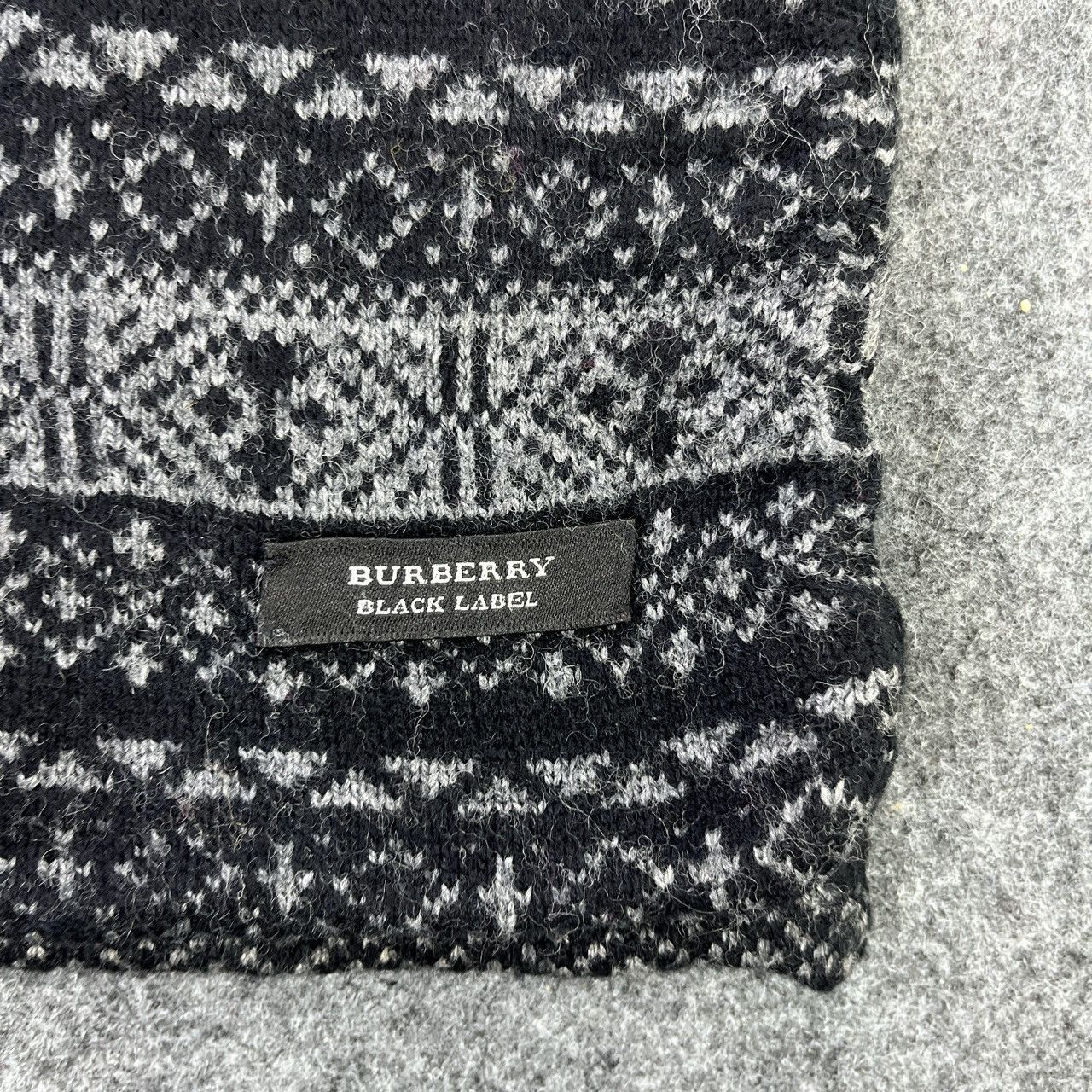 Burberry Burberry Scarf / Muffler / Neckwear T723 Size ONE SIZE - 8 Thumbnail
