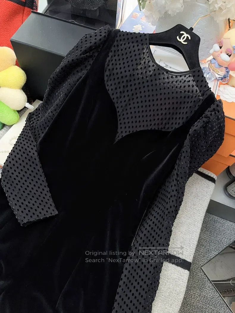Valentino Valentino Black velvet polka dot long-sleeved dress Size M / US 6-8 / IT 42-44 - 7 Thumbnail