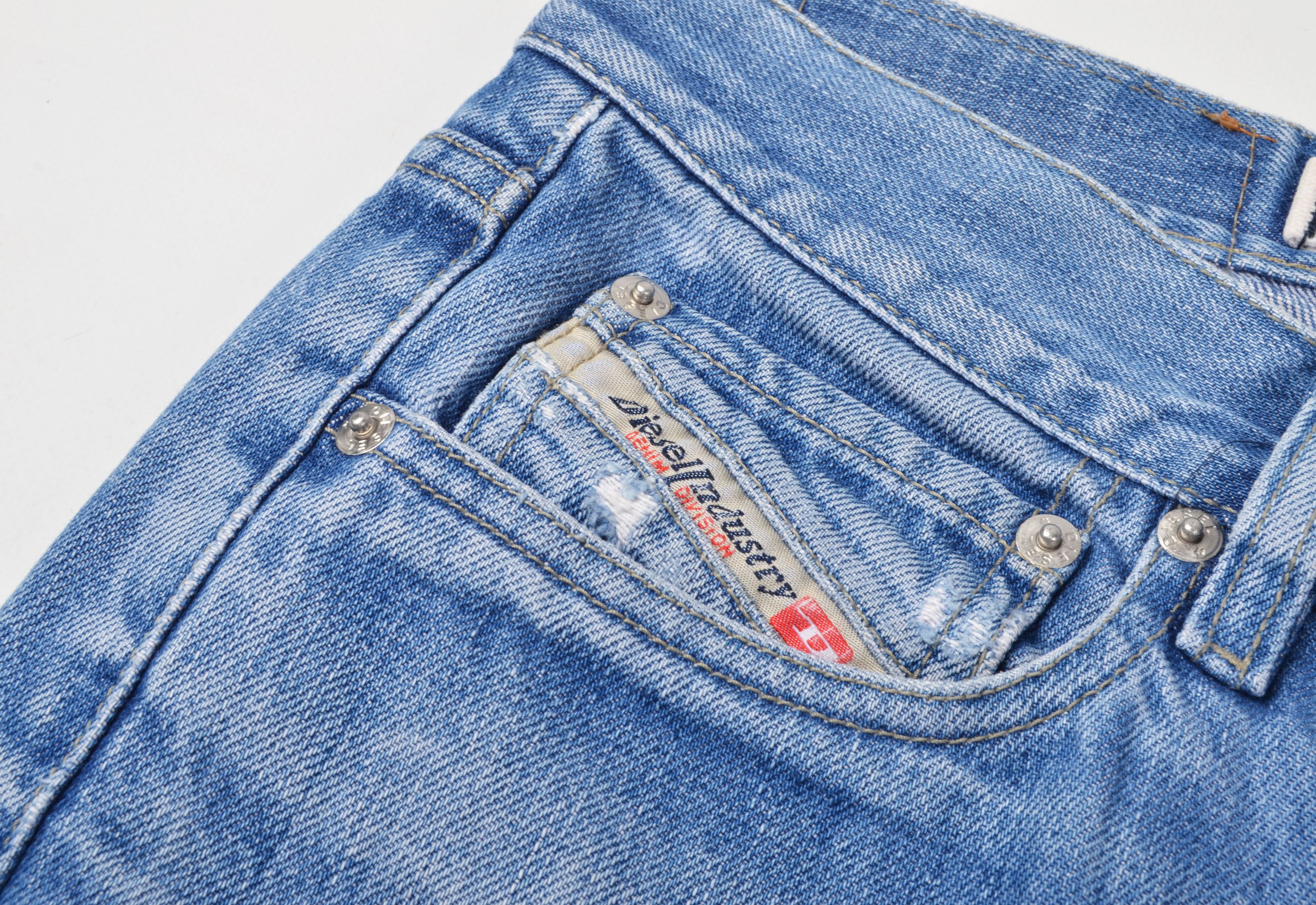 Diesel Vintage Diesel Y2K Grunge Distressed Straight Leg Jeans Size US 30 / EU 46 - 6 Thumbnail
