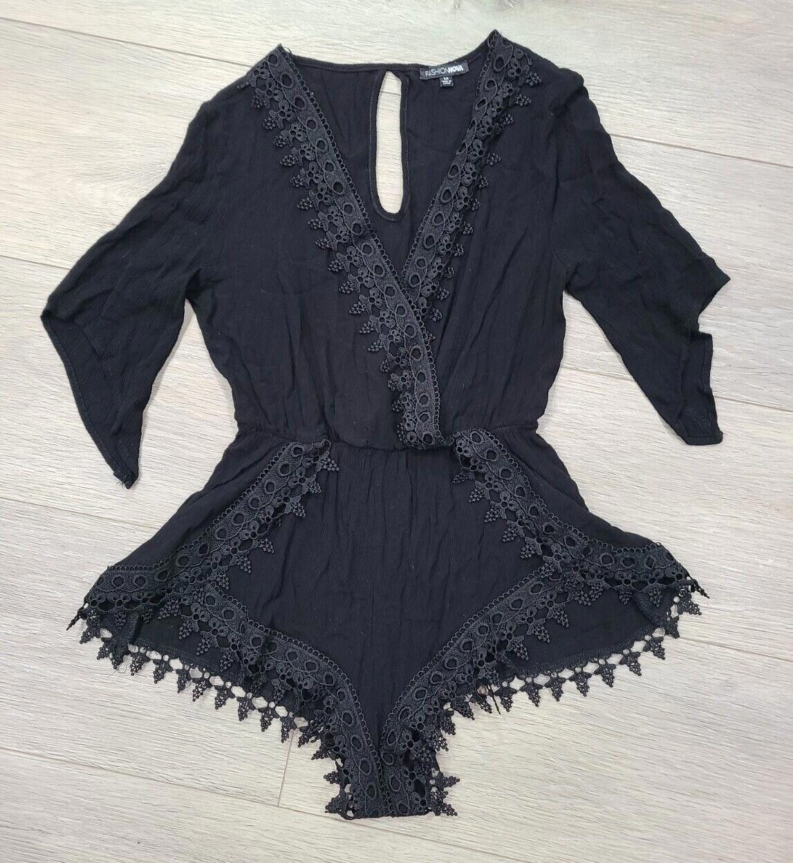 Fashion Nova Fashion Nova Romper Medium Black Lace Shorts V Neck Size 32" / US 10 / IT 46 - 1 Thumbnail
