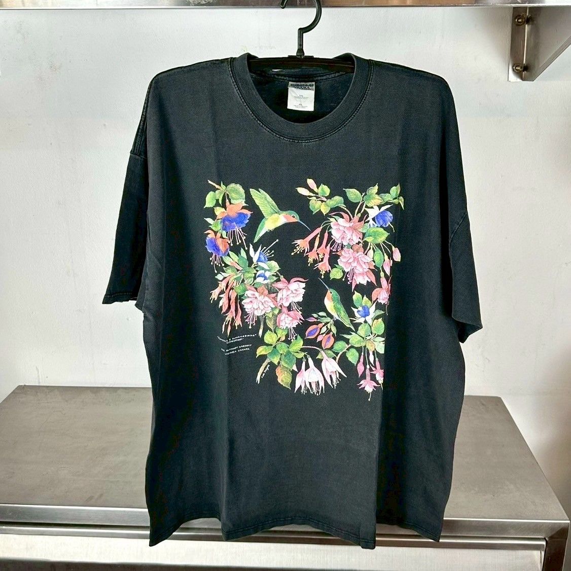 Vintage ​​​Vintage 90s Hummingbirds Flowers Garden Artwork​ T-shirt Size US XXL / EU 58 / 5 - 1 Thumbnail