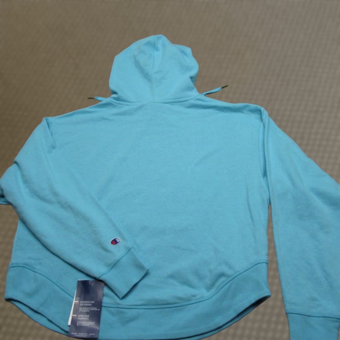 Champion Champion Hoodie Women Small Blue Solid Cropped Pullover Moisture Wicking Fleece Hooded Pockets Sweatshirt Size S / US 4 / IT 40 - 1 Thumbnail