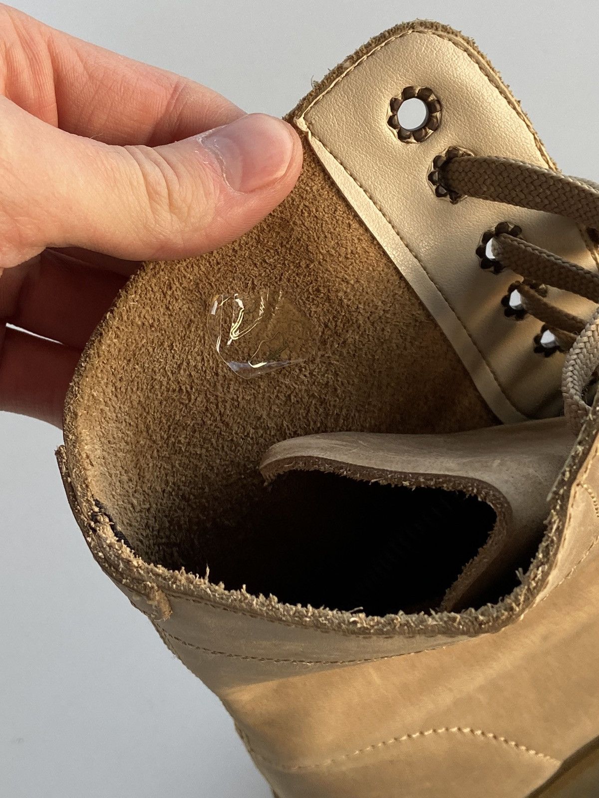 Dr. Martens Dr. Martens AirWair Beige Leather Boots US-8 EU40 Size US 8 / IT 38 - 22 Thumbnail