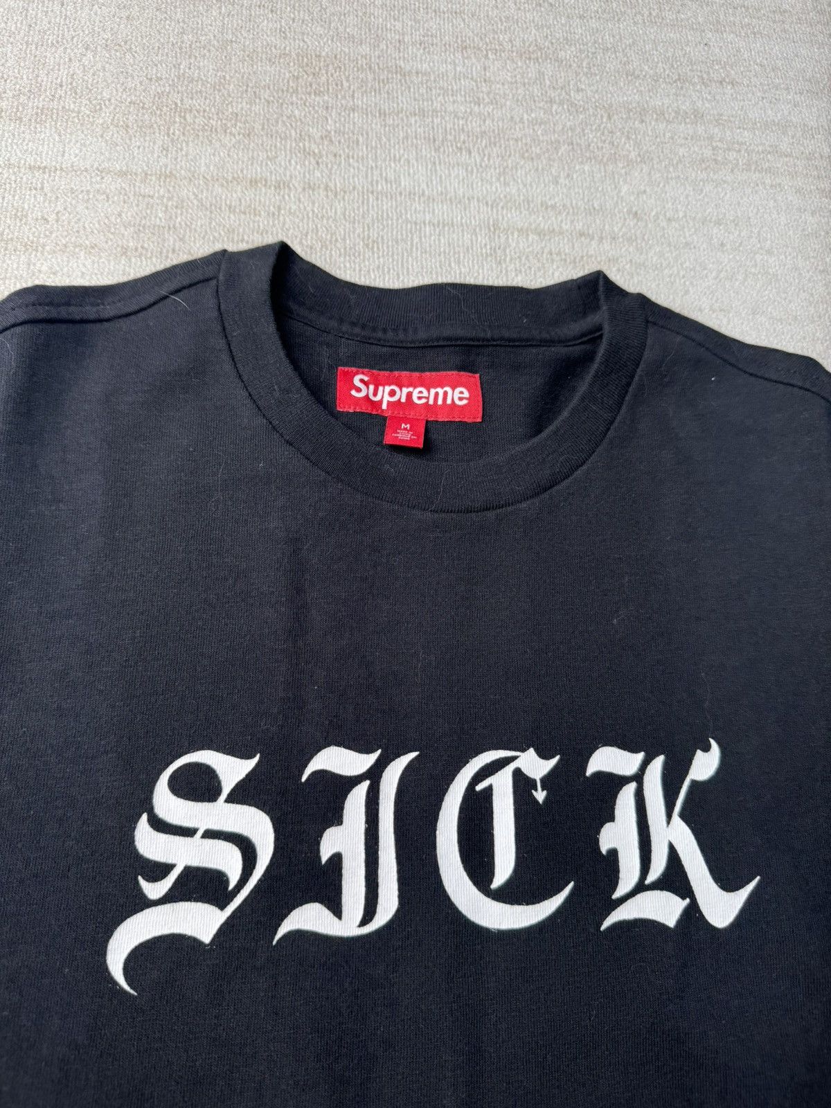 Supreme Old english tee Size US M / EU 48-50 / 2 - 3 Thumbnail
