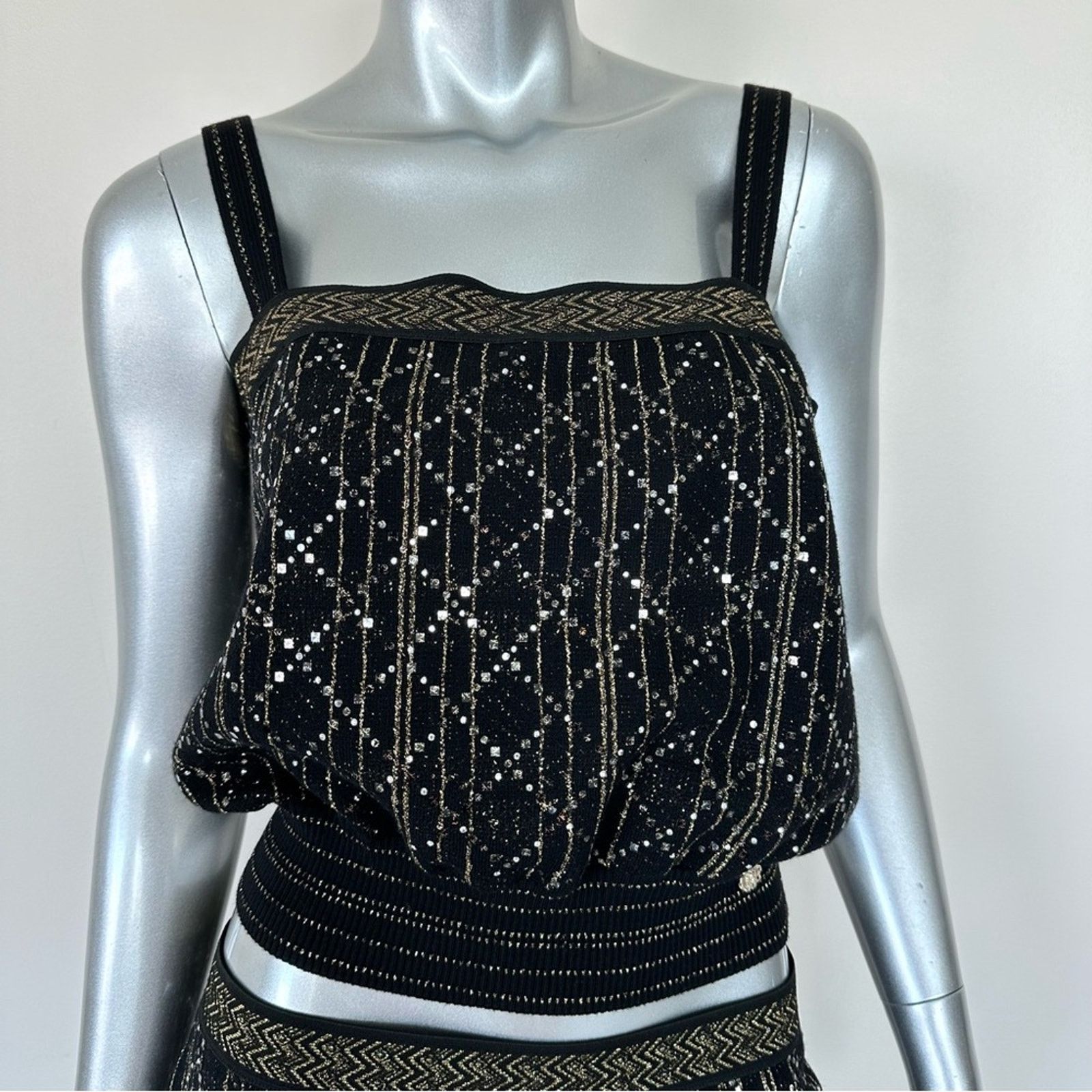 Chanel NWT! CHANEL women tweed tank top size 42FR or M Retail 2400$ Size M / US 6-8 / IT 42-44 - 1 Thumbnail